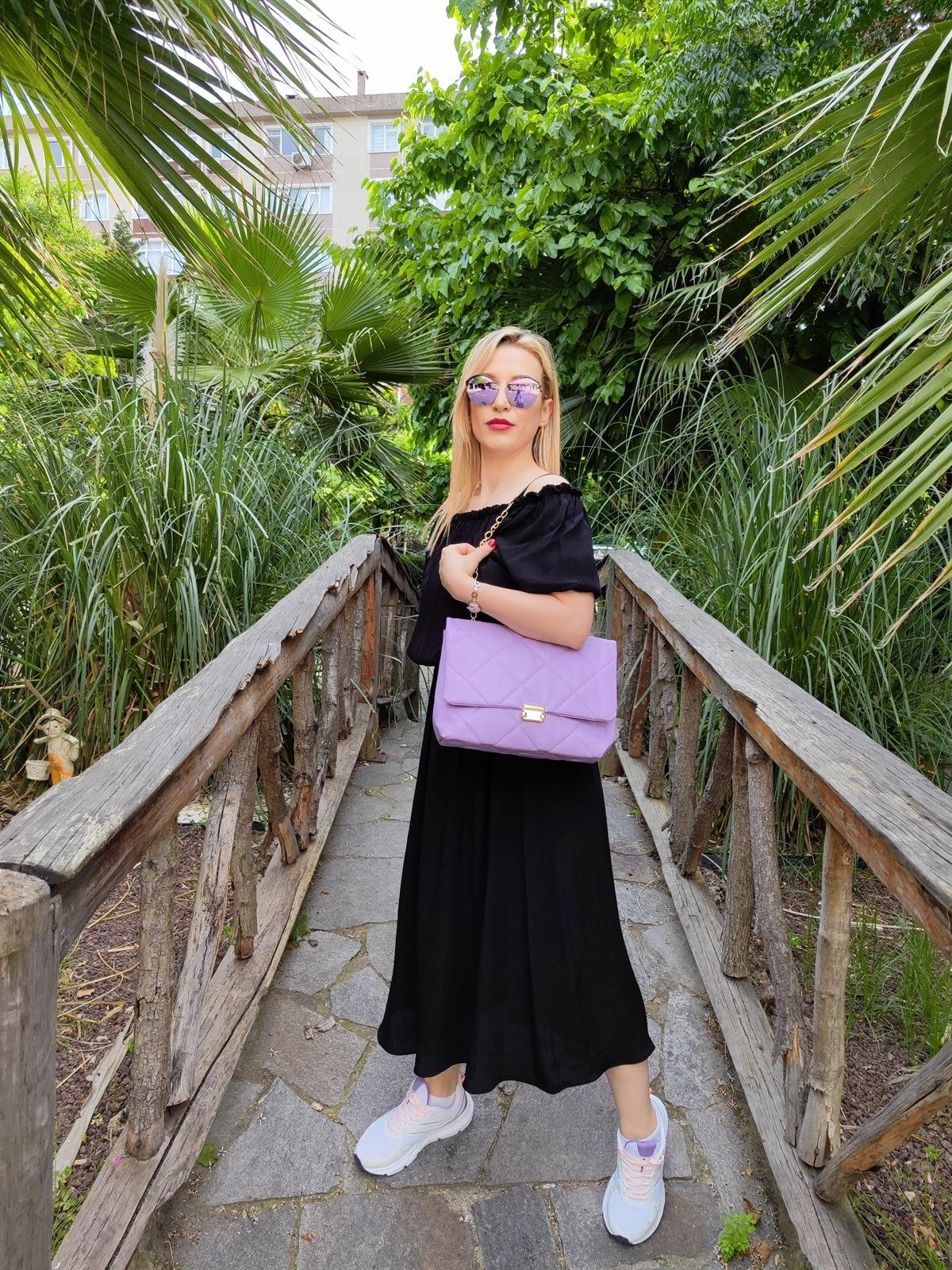 Lila Çanta