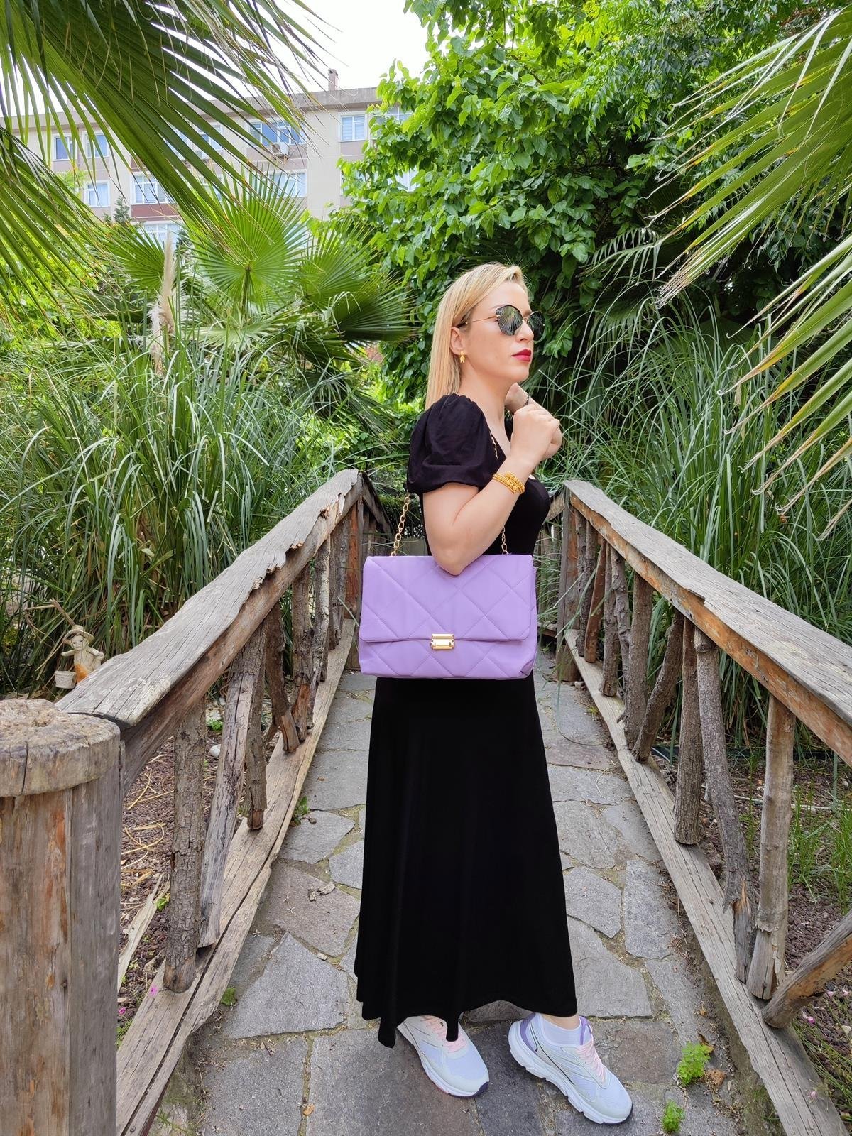 Lila Çanta