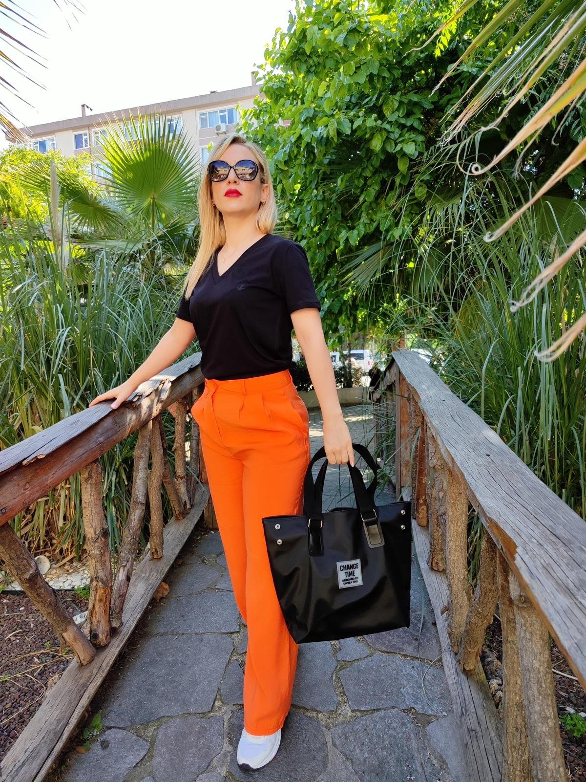 Siyah Çanta
