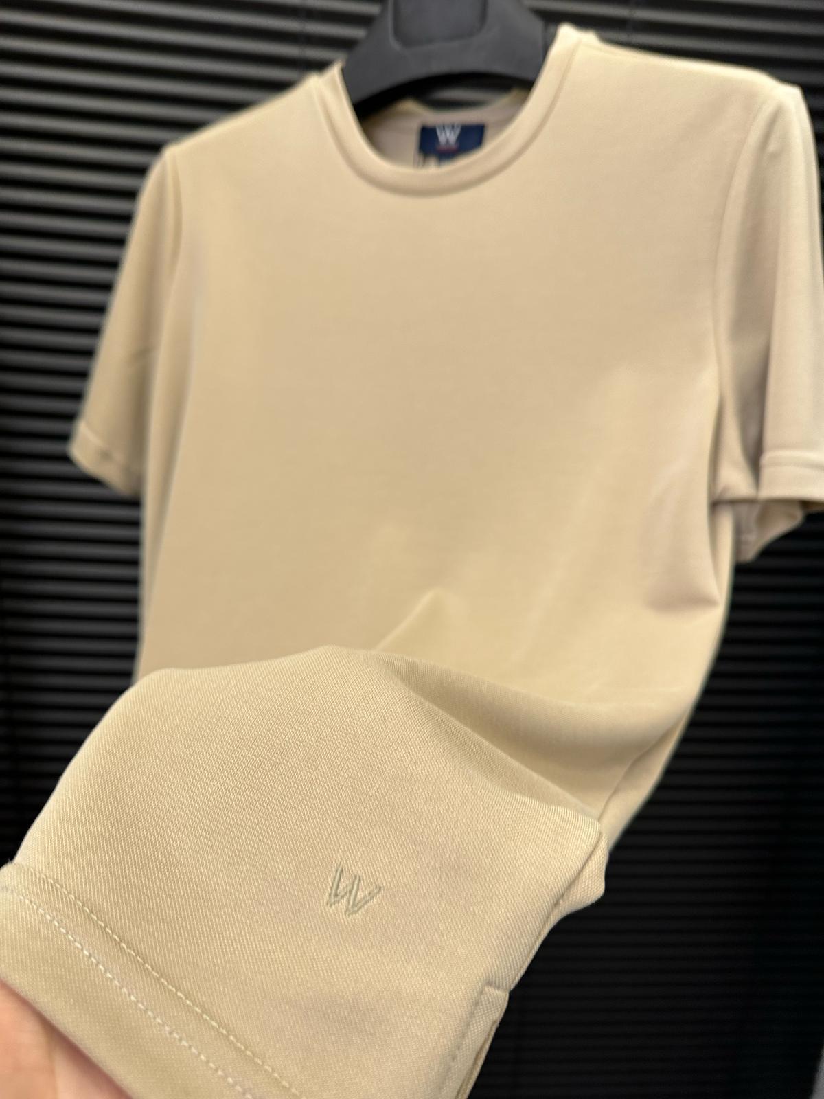 Bisiklet YakaBel Nakış Detaylı Basic T-Shirt
