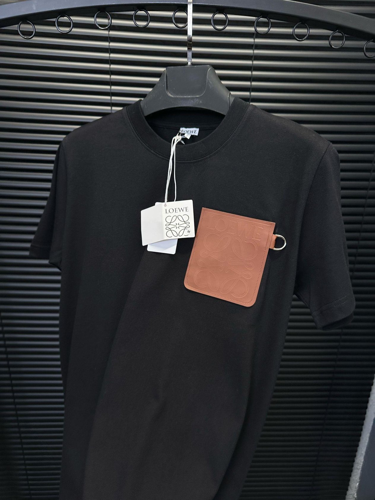 Bisiklet YakaDeri Cep Detaylı Kalın Kumaş T-Shirt