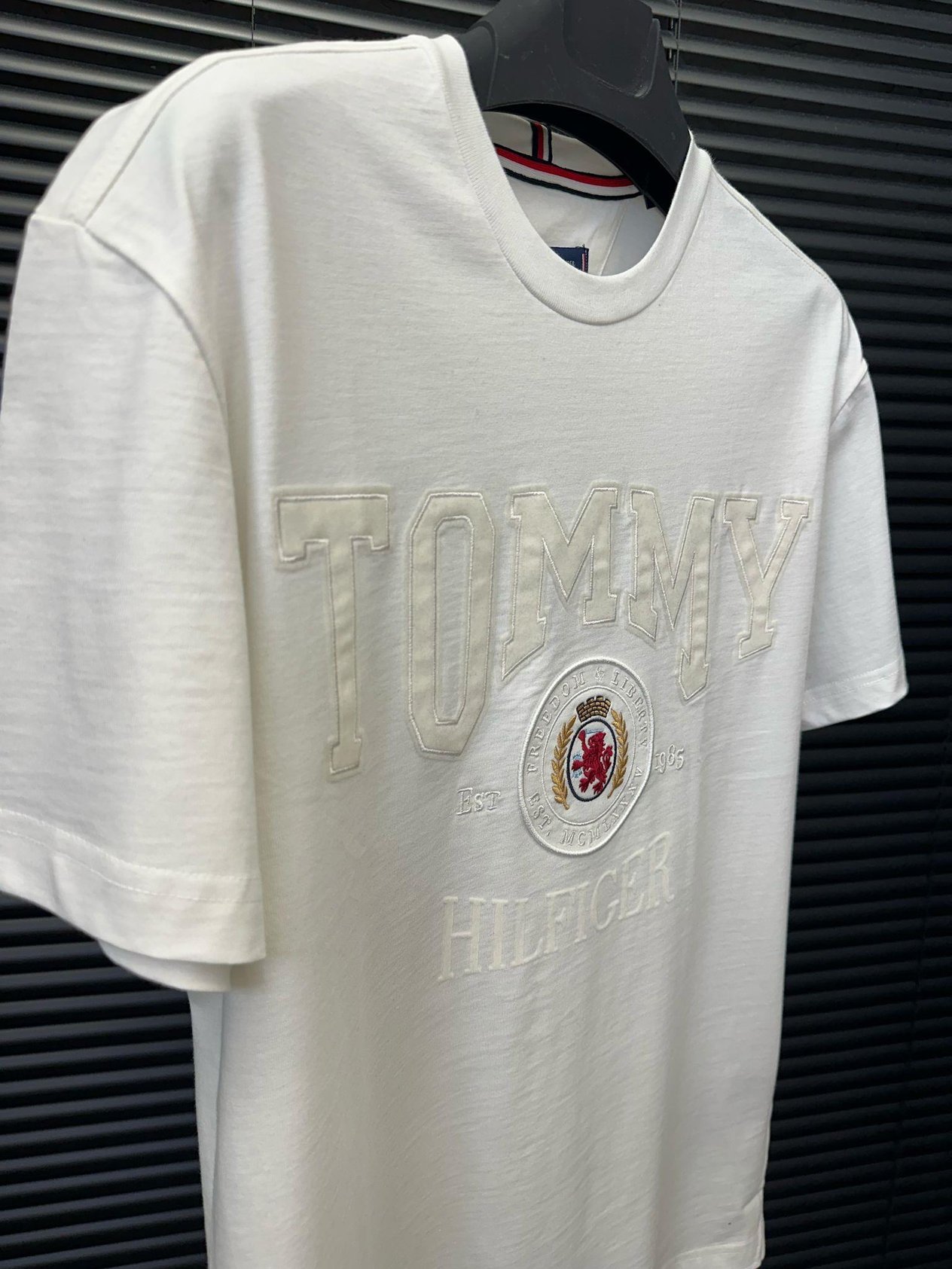 Bisiklet YakaFredom Lıberty Nakış Baskılı T-Shirt