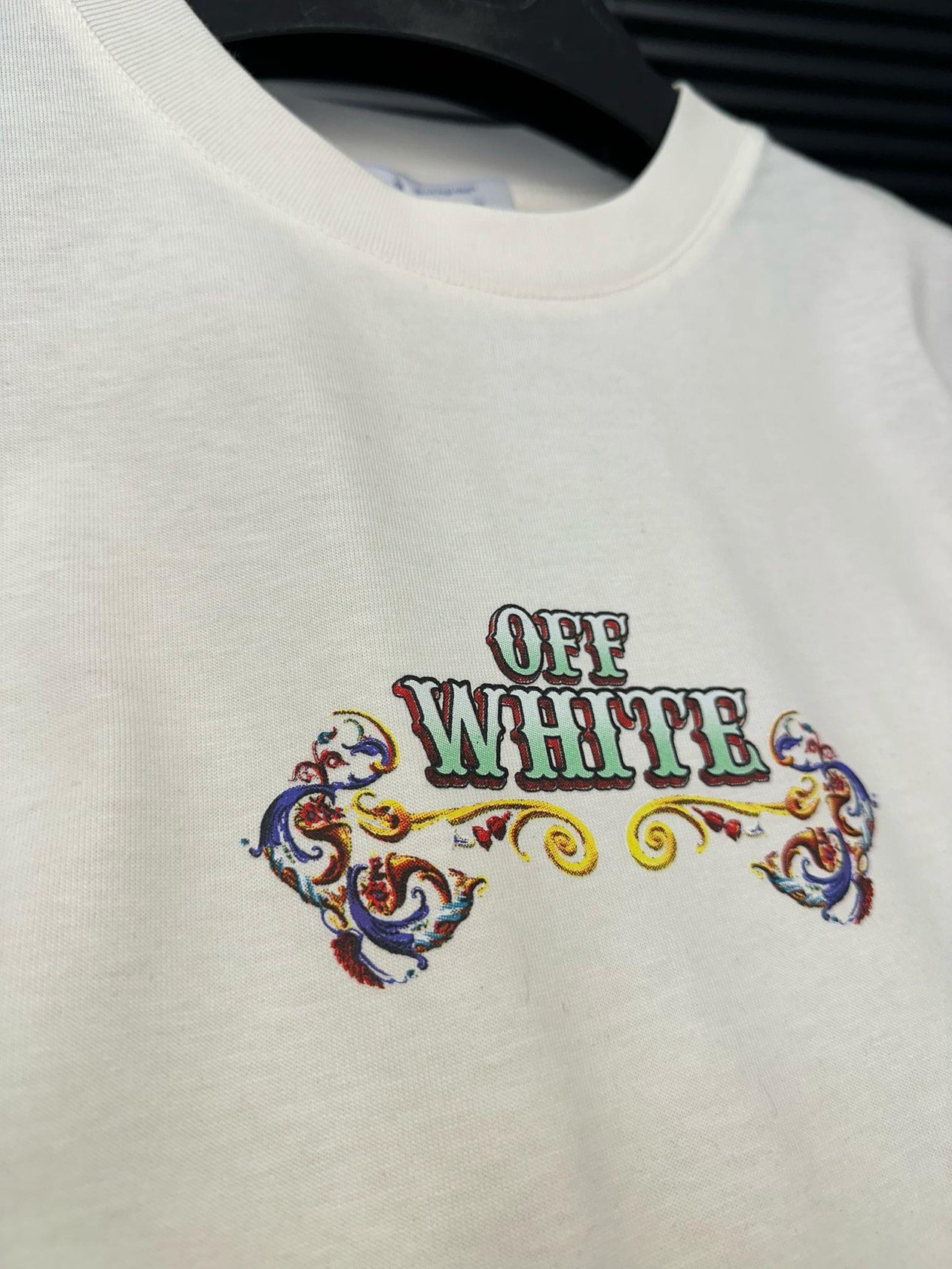 Bisiklet YakaVegas Göğüs Ve Sırt Baskılı T-Shirt - Ekru