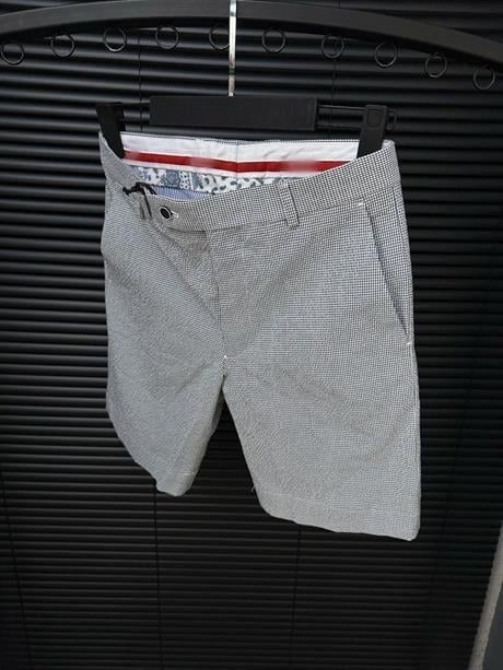 chinodokuma-kareli-chino-sort-b-a89c.jpg
