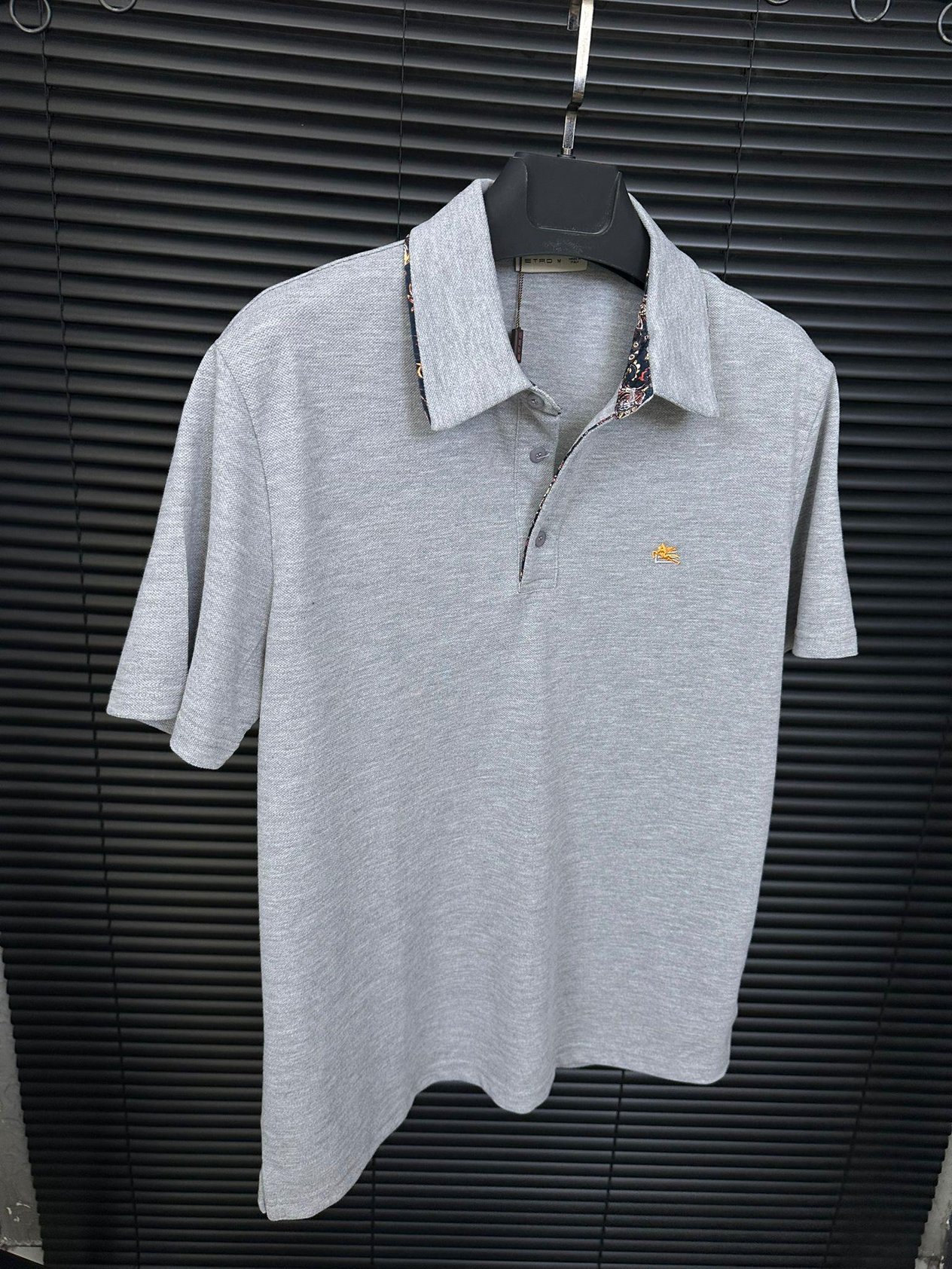 Pamuk KumaşNakış Logolu Pamuk Kumaş Yakalı T-Shirt