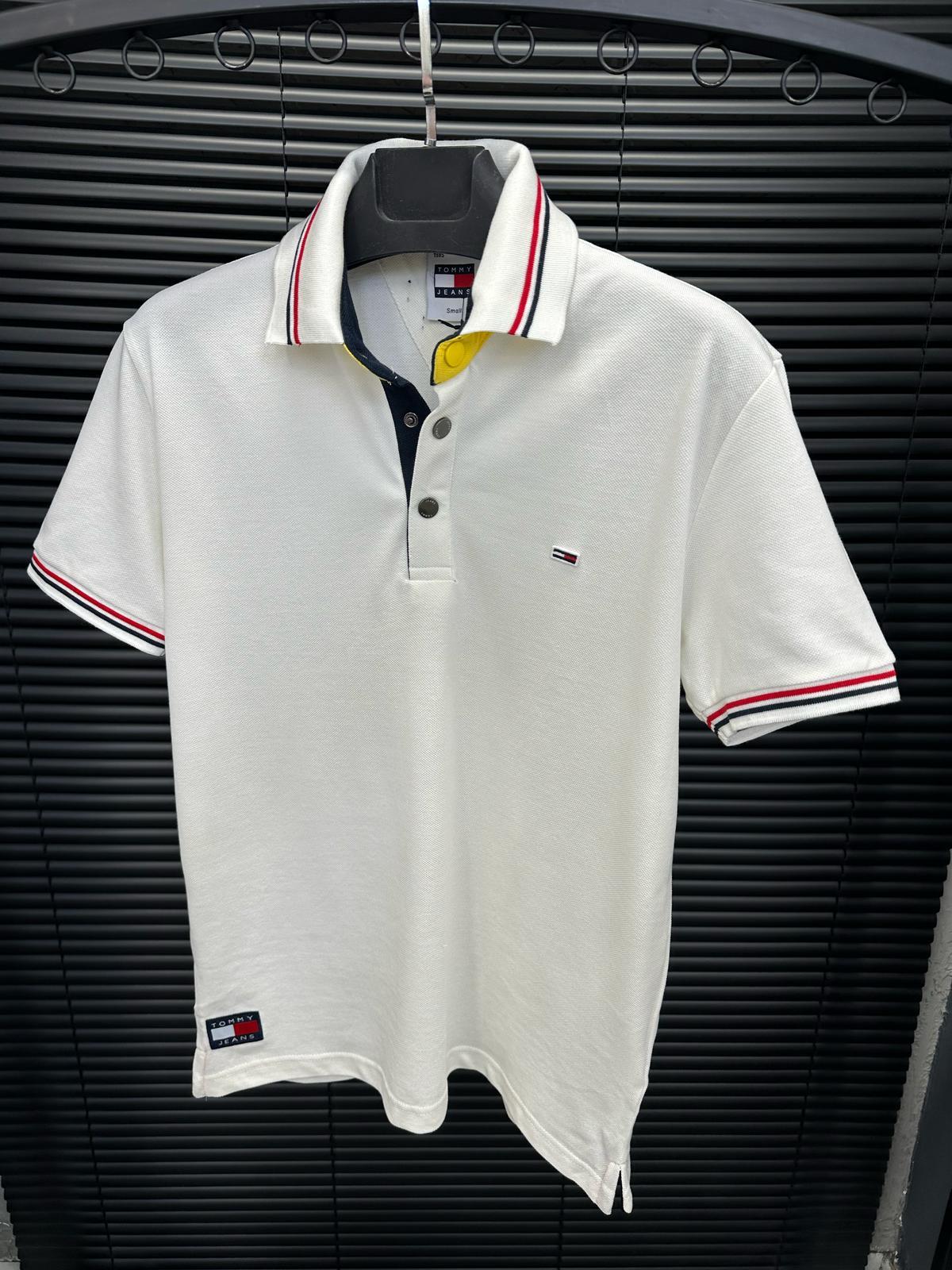 Pamuk KumaşNakış Logolu Yakalı T-Shirt