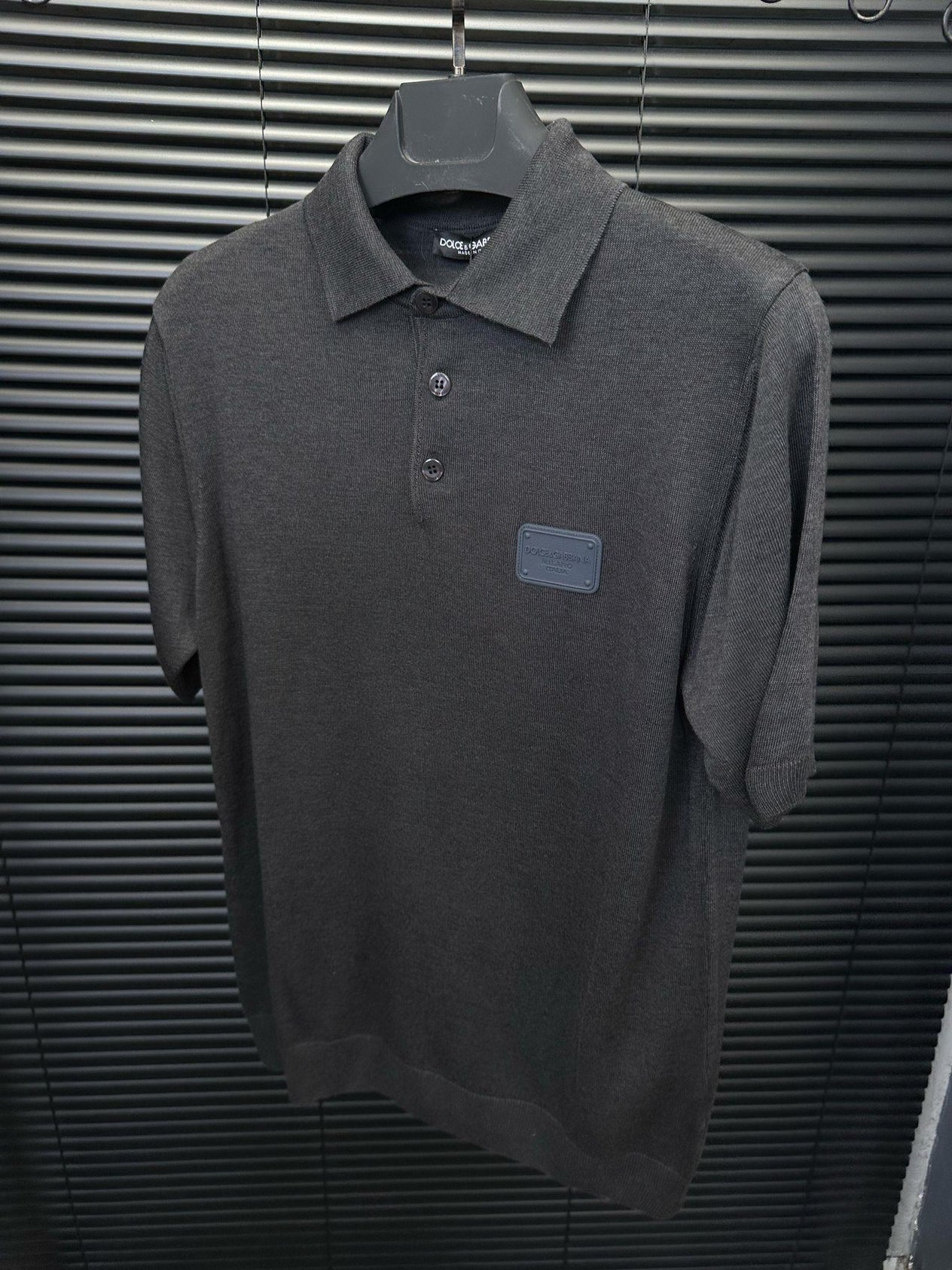 TrikoSilikon Kabartma Logolu Triko Yakalı T-Shirt