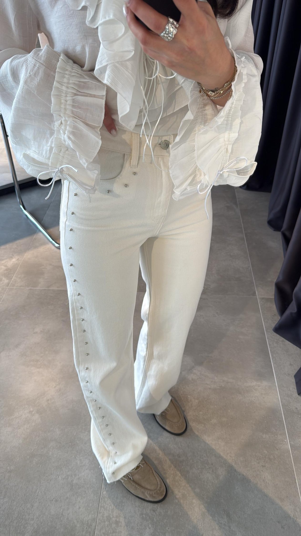 Ekru Drop Detaylı Jean