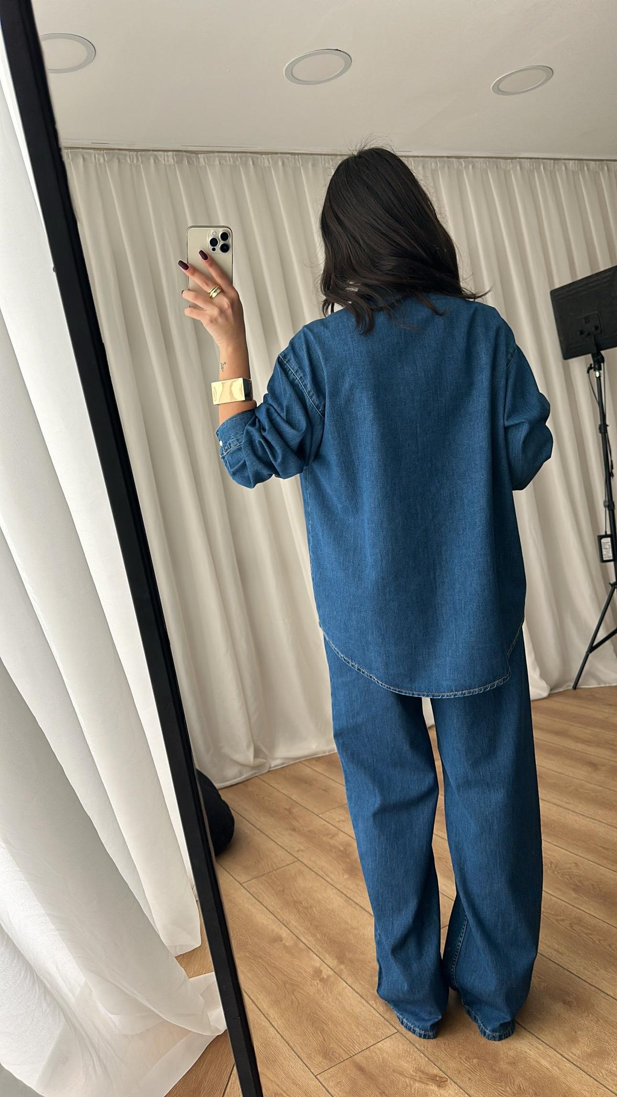 Koyu Mavi Gül Detaylı Denim Gömlek