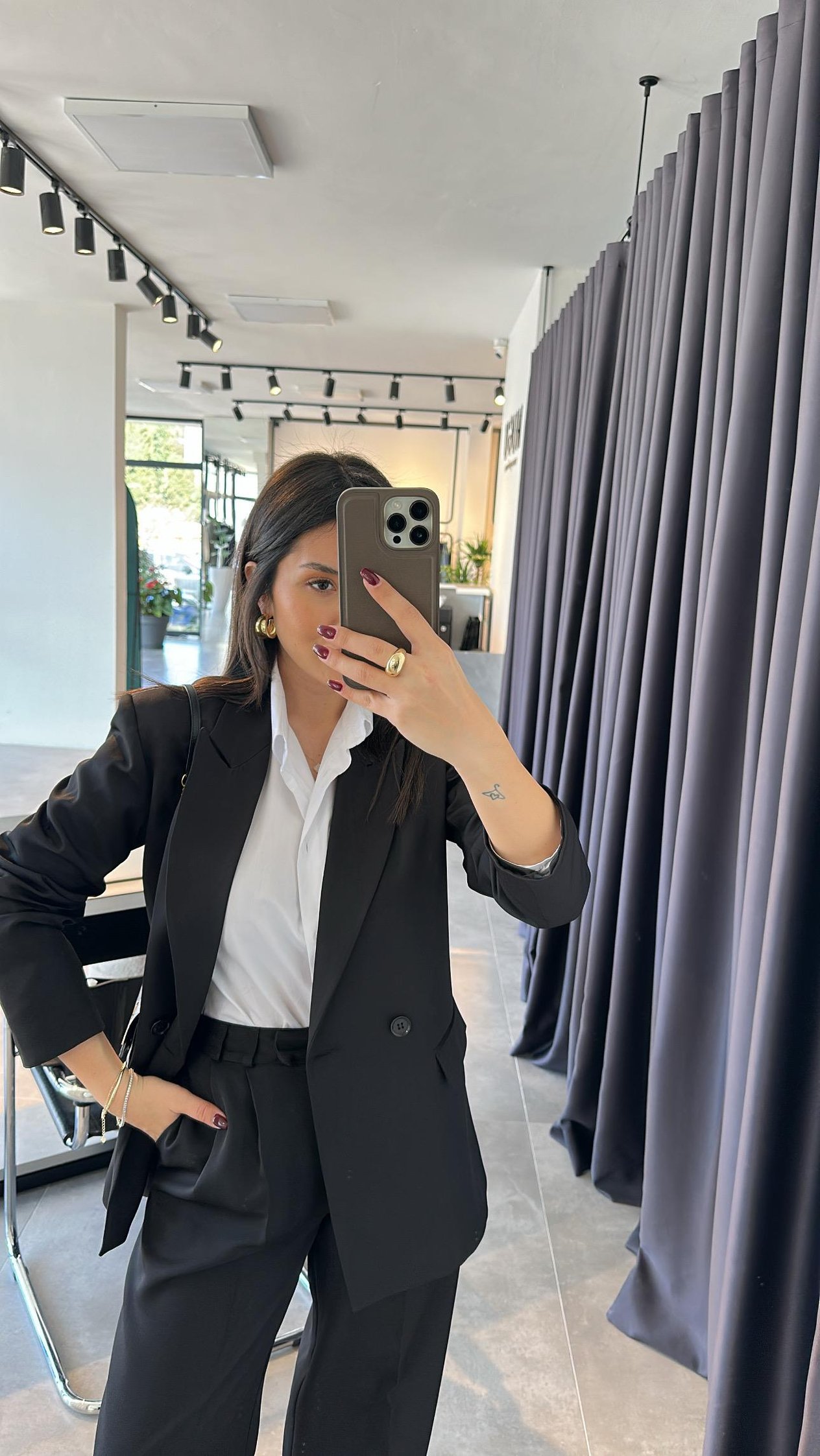 Siyah Ceketli Takım