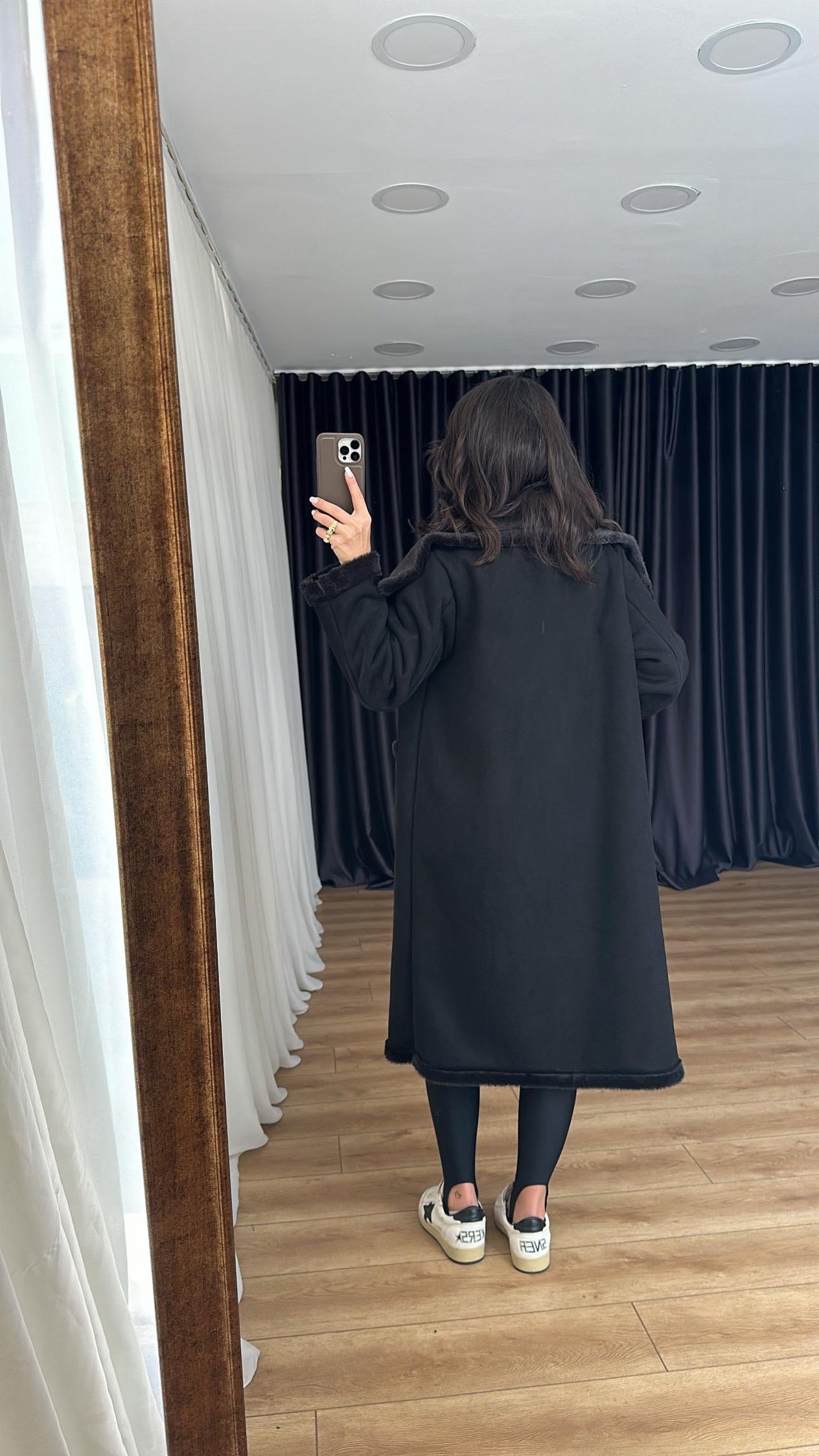 Siyah Kürk Detaylı Süet Kaban