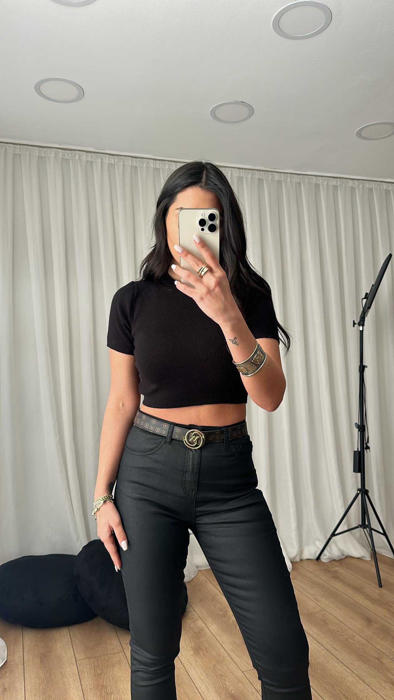 Siyah Triko Kısa Kol Crop