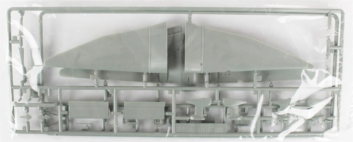 Academy 12404 1/72 Ju 87G-2 Stuka (Kanonen Vogel) Savaş Uçağı Demonte Plastik Maketi