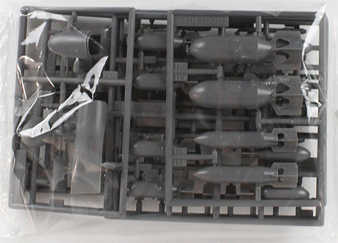 Academy 1/48 WWII ABD Silah ve Cephane Maket Seti