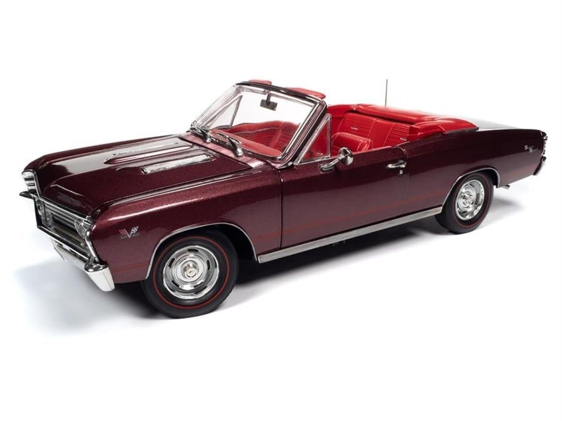AutoWorld AMM1244 1/18 1967 Chevy Chevelle SS 396 Convertible (MCACN), Madiera Maroon, Sergilemeye Hazır Metal Araba Maketi