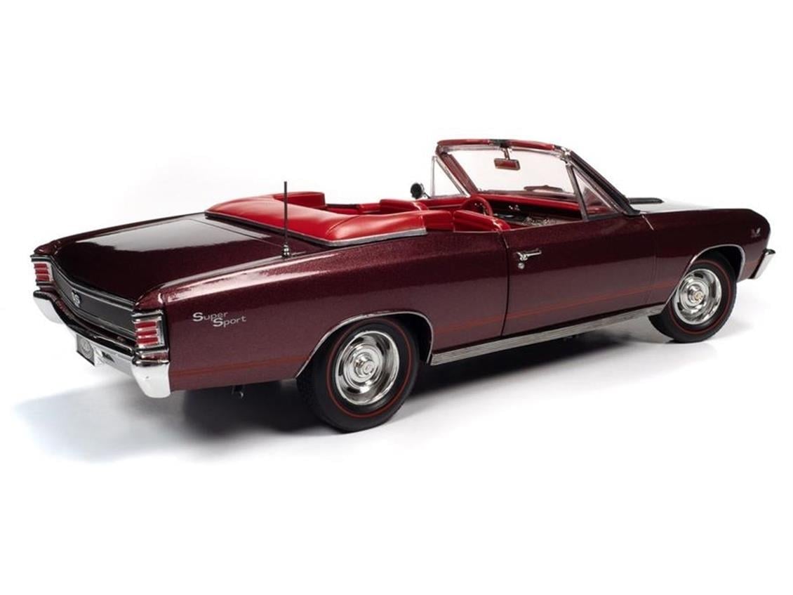 AutoWorld AMM1244 1/18 1967 Chevy Chevelle SS 396 Convertible (MCACN), Madiera Maroon, Sergilemeye Hazır Metal Araba Maketi