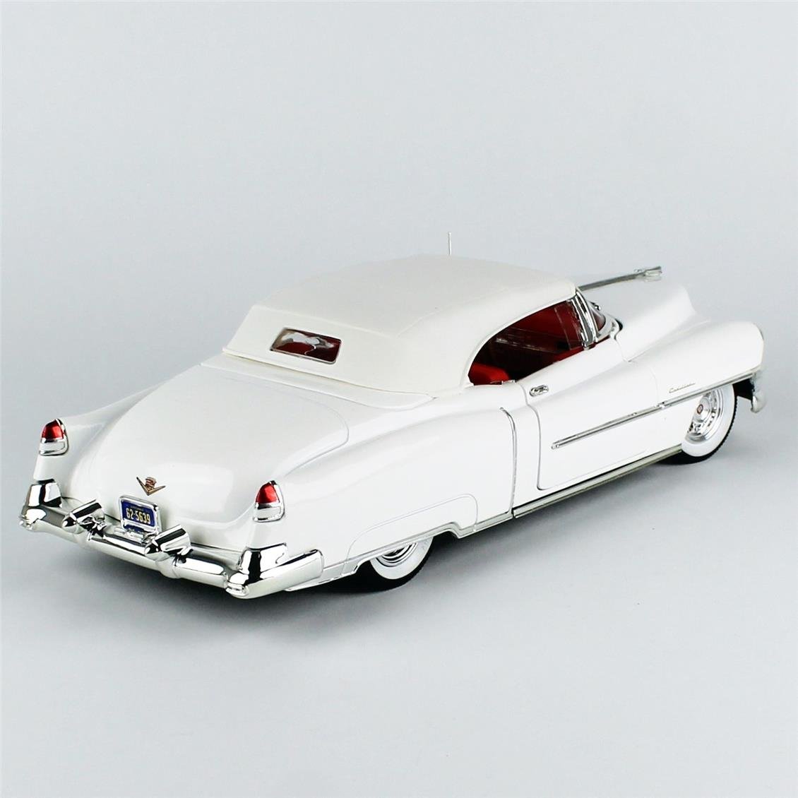 AutoWorld AW316 1/18 Ölçek, 1953 Cadillac Eldorado Convertible, Alpine White, Sergilemeye Hazır Metal Araba Modeli