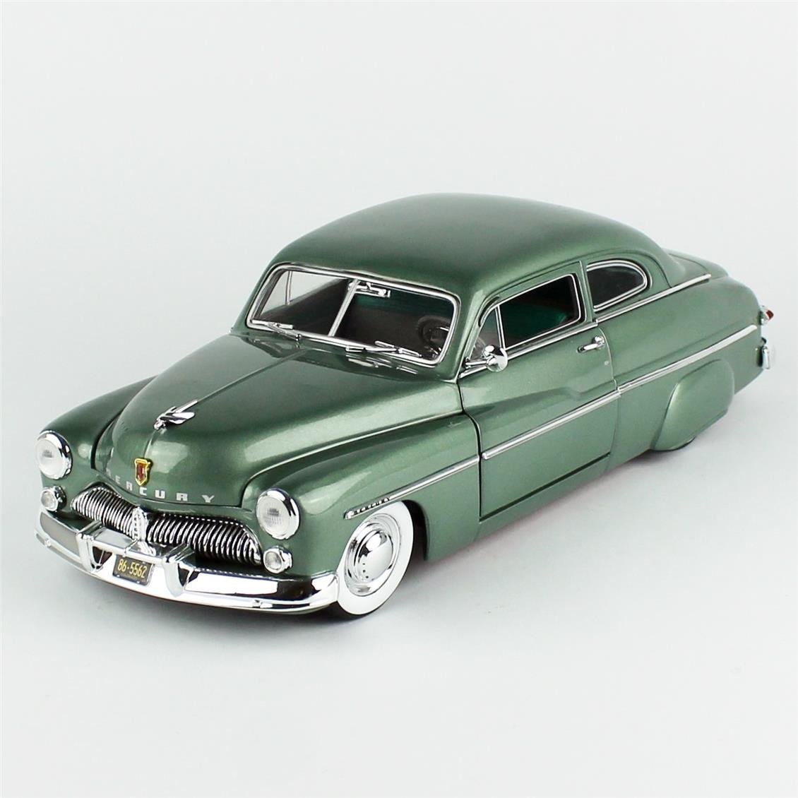 AutoWorld AW318 1/18 Ölçek, 1949 Mercury Eight Coupe, Berwick Green, Sergilemeye Hazır Metal Araba Modeli