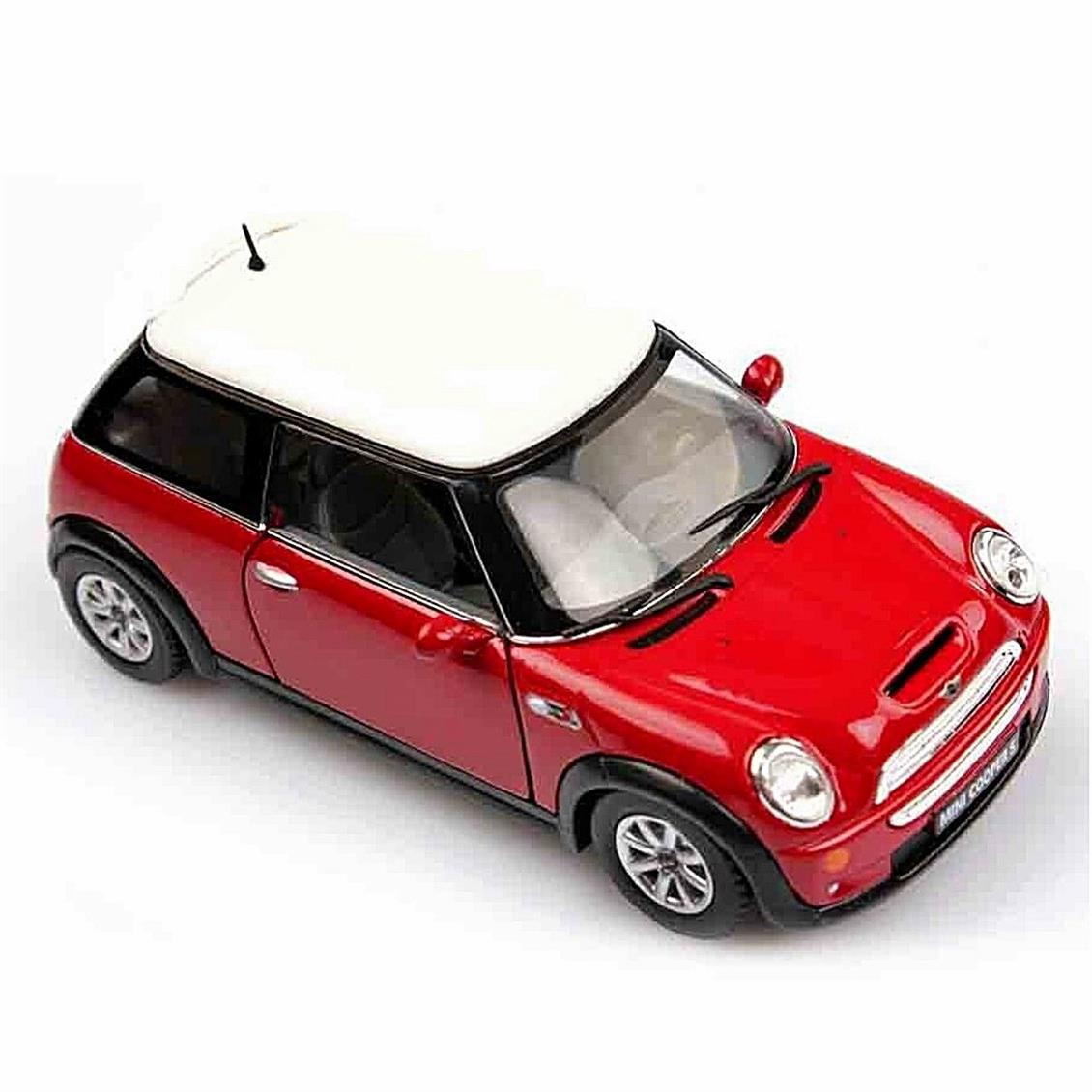 Bburago 12034 1/18 2001 Mini Cooper, Kırmızı-Beyaz Tavanlı, Sergilemeye Hazır Metal Araba Modeli