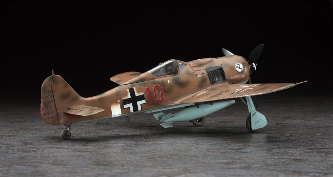 Hasegawa 9950 1/48 Focke-Wulf FW190F-8 ve BT700 Torpido (Limited Edition) Savaş Uçağı Demonte Plastik Maketi