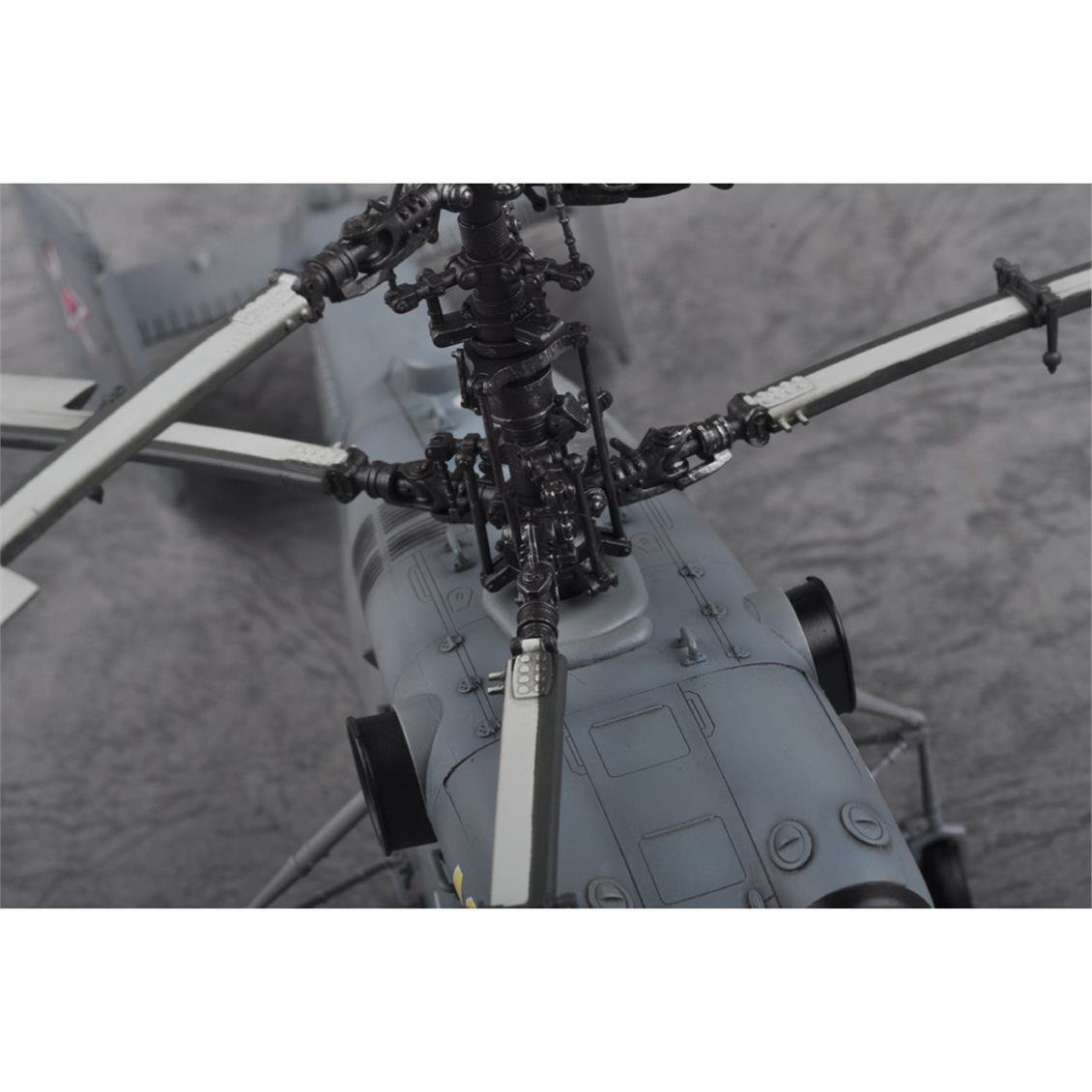 HobbyBoss 81739 1/48 Ölçek Russian Ka-27 Helix, Askeri Helikopter Plastik Model Kiti