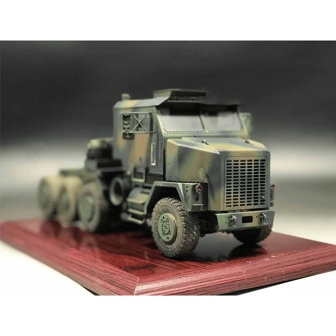 HobbyBoss 85502 1/35 Ölçek M1070/M1000 HETS Tank Taşıyıcı Plastik Model Kiti