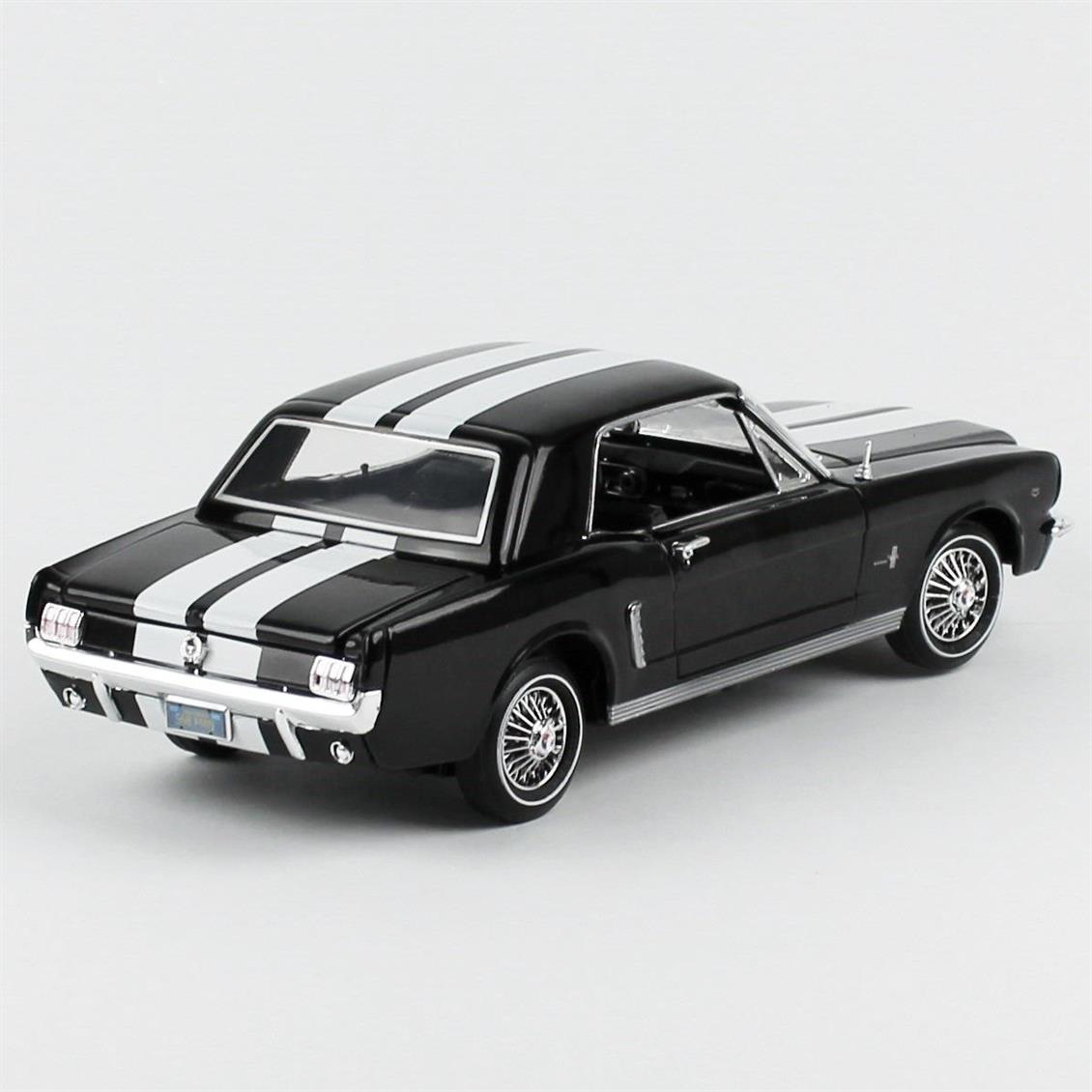 Motormax 73164 1/18 Ölçek 1964 1/2 Ford Mustang hardtop, Siyah, Sergilemeye Hazır Metal Araba Modeli