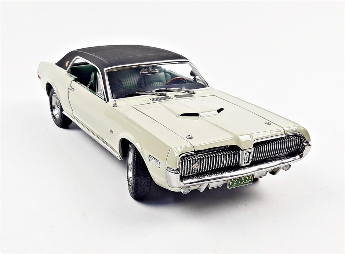 Sunstar 1573 1/18 1968 Mercury Cougar XR7G, Seafoam Green, Sergilemeye Hazır Metal Araba Modeli