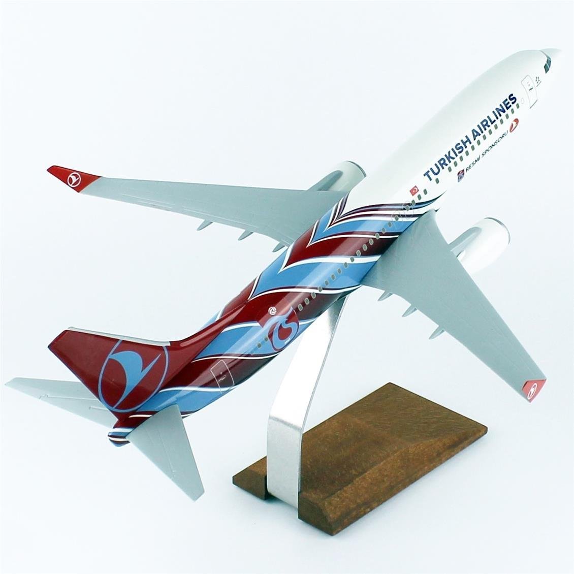 THY003 1/100 Ölçek, THY Trabzon Spor Logolu B737-800 Yolcu Uçağı, Sergilemeye Hazır Ahşap Standlı Model