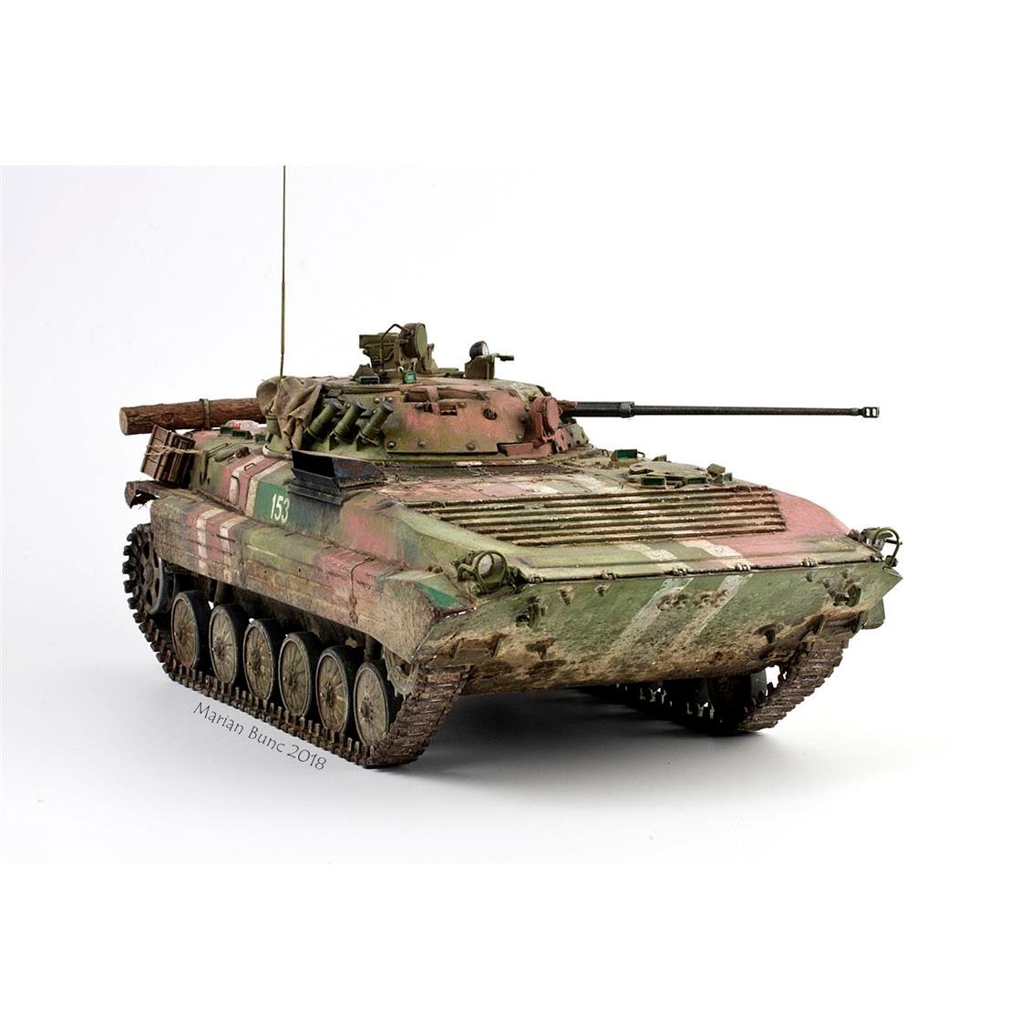 Trumpeter 05584 1/35 Ölçek Rus BMP-2 IFV Tankı, Plastik Model Kiti