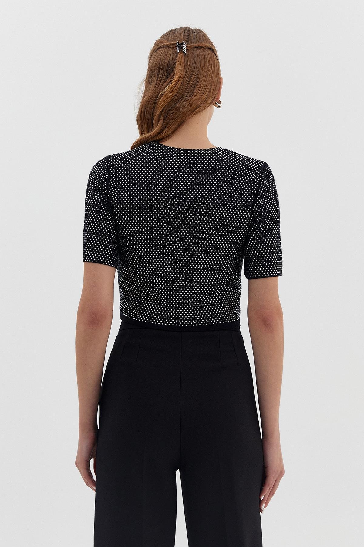 Taşlı Kısa Kollu Crop Triko Bluz