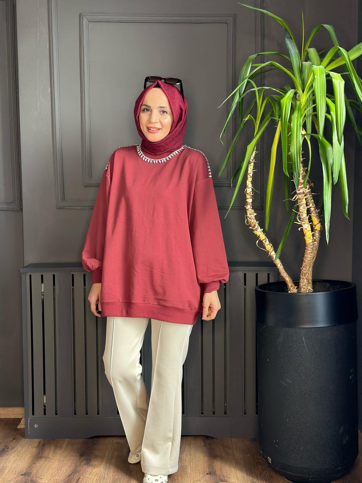 5606 YAKA İŞLEMELİ TUNİK BORDO 