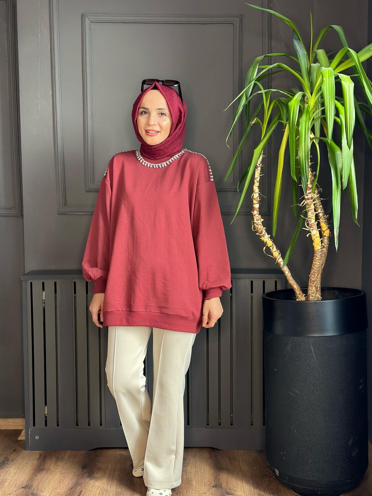 5606 YAKA İŞLEMELİ TUNİK BORDO 