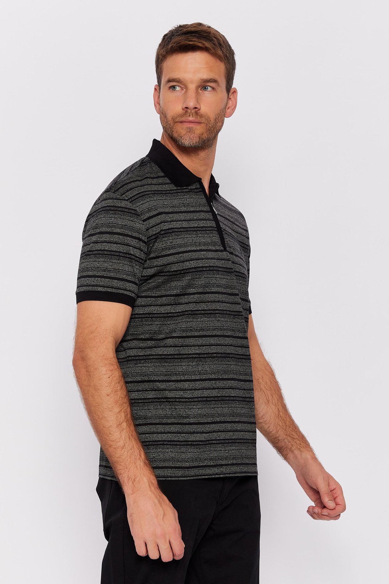 Romano Botta Siyah Fermuarlı Polo Yaka Kısa Kol Desenli T-shirt