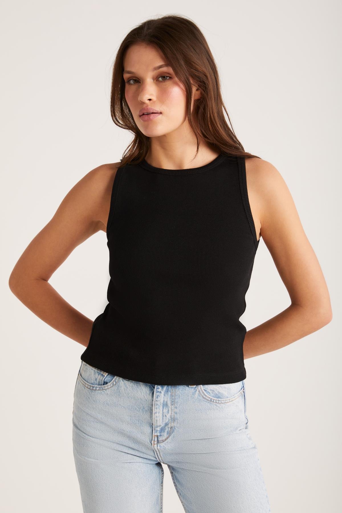 SELENA Kadın Regular Fit Normal Kalıp Kalın Askılı Sıfır Kollu Örme Siyah Atlet