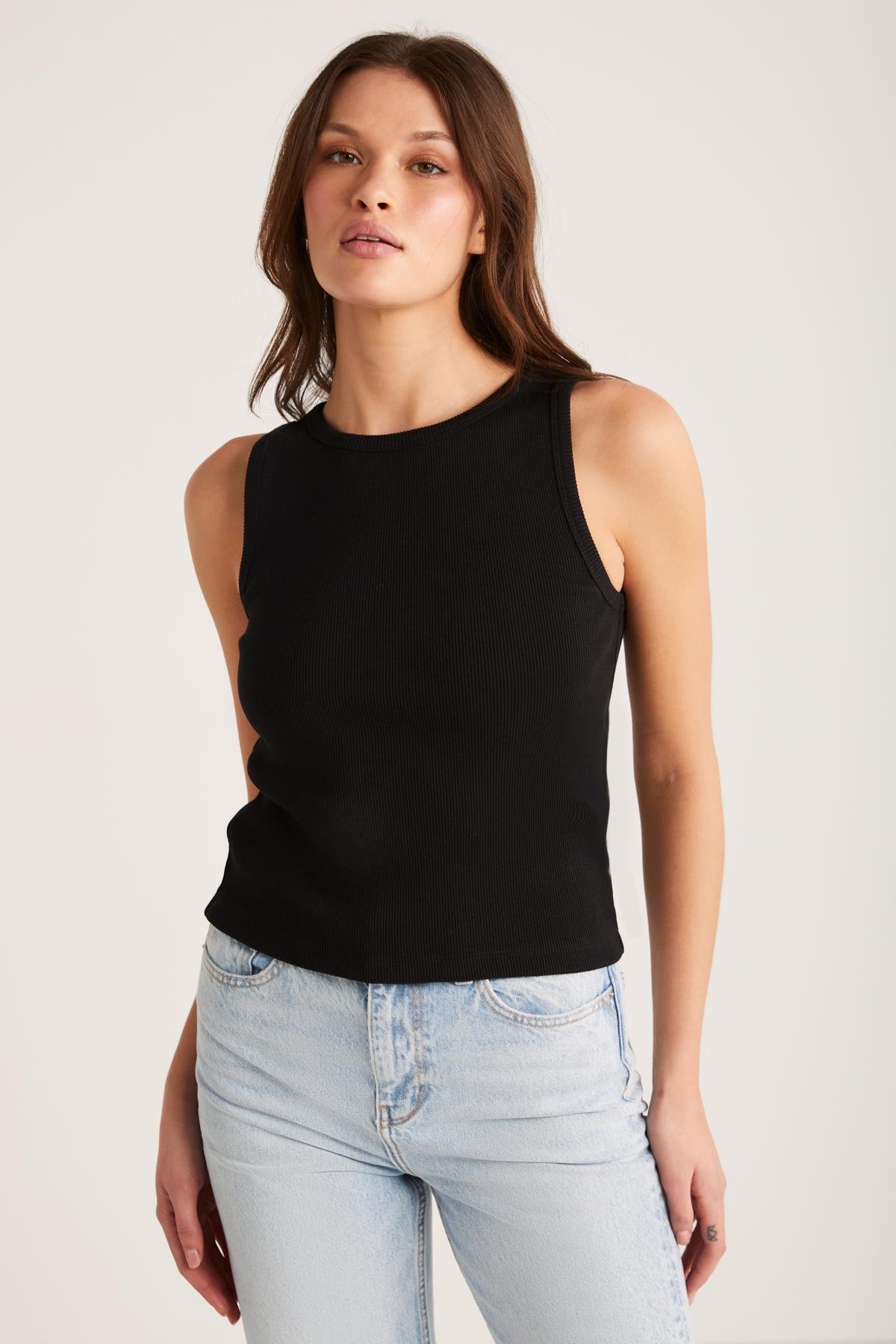 SELENA Kadın Regular Fit Normal Kalıp Kalın Askılı Sıfır Kollu Örme Siyah Atlet