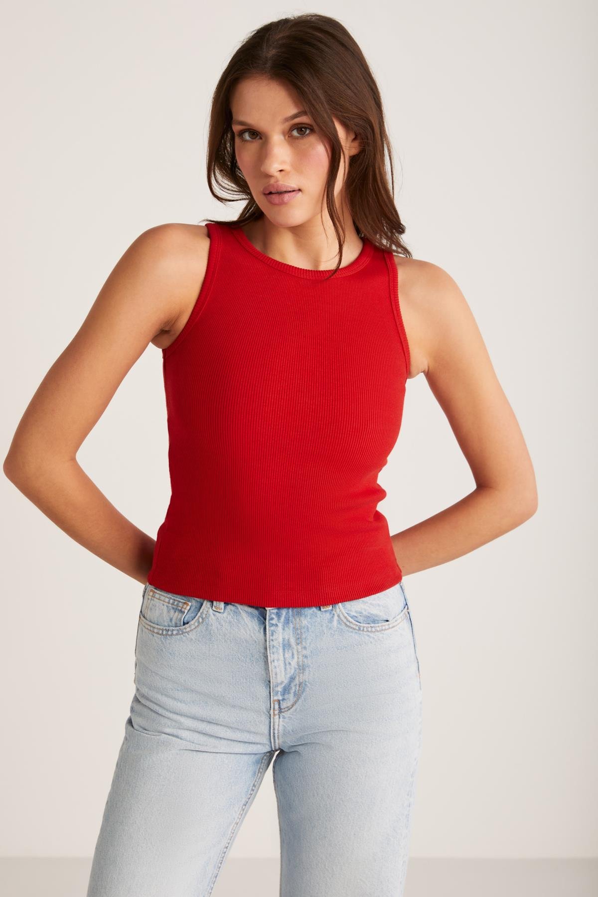 SELENA Kadın Regular Fit Normal Kalıp Kalın Askılı Sıfır Kollu Örme Kırmızı Atlet