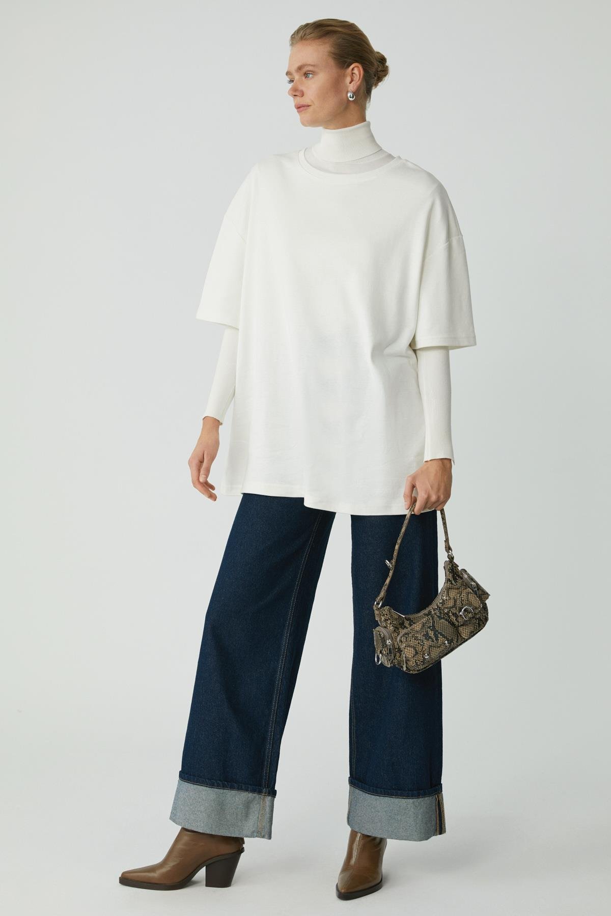 VIVIAN Kadın %100 Organik Pamuklu Oversize Fit Bisiklet Yaka Basic Krem Büyük Beden T-shirt