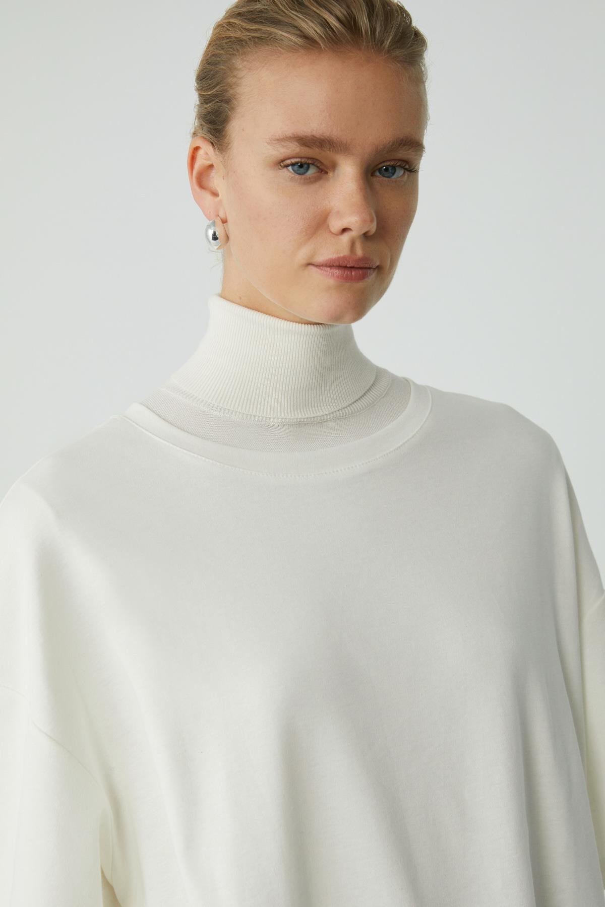 VIVIAN Kadın %100 Organik Pamuklu Oversize Fit Bisiklet Yaka Basic Krem Büyük Beden T-shirt