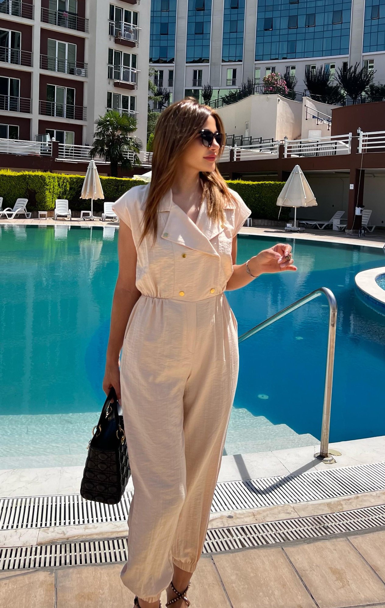 Taş Rengi Vatkalı Yakalı Tasarım Keten Jogger Tulum