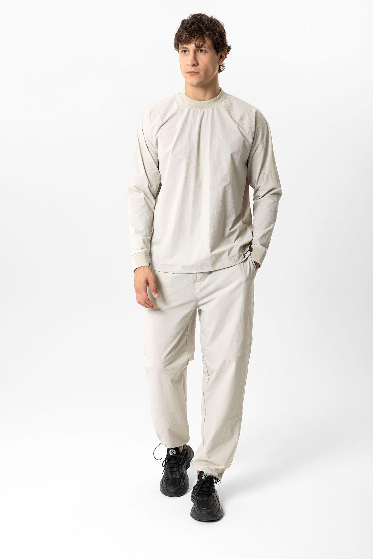 Bej Regular Fit Bisiklet Yaka Paraşüt Kumaş Sweatshirt