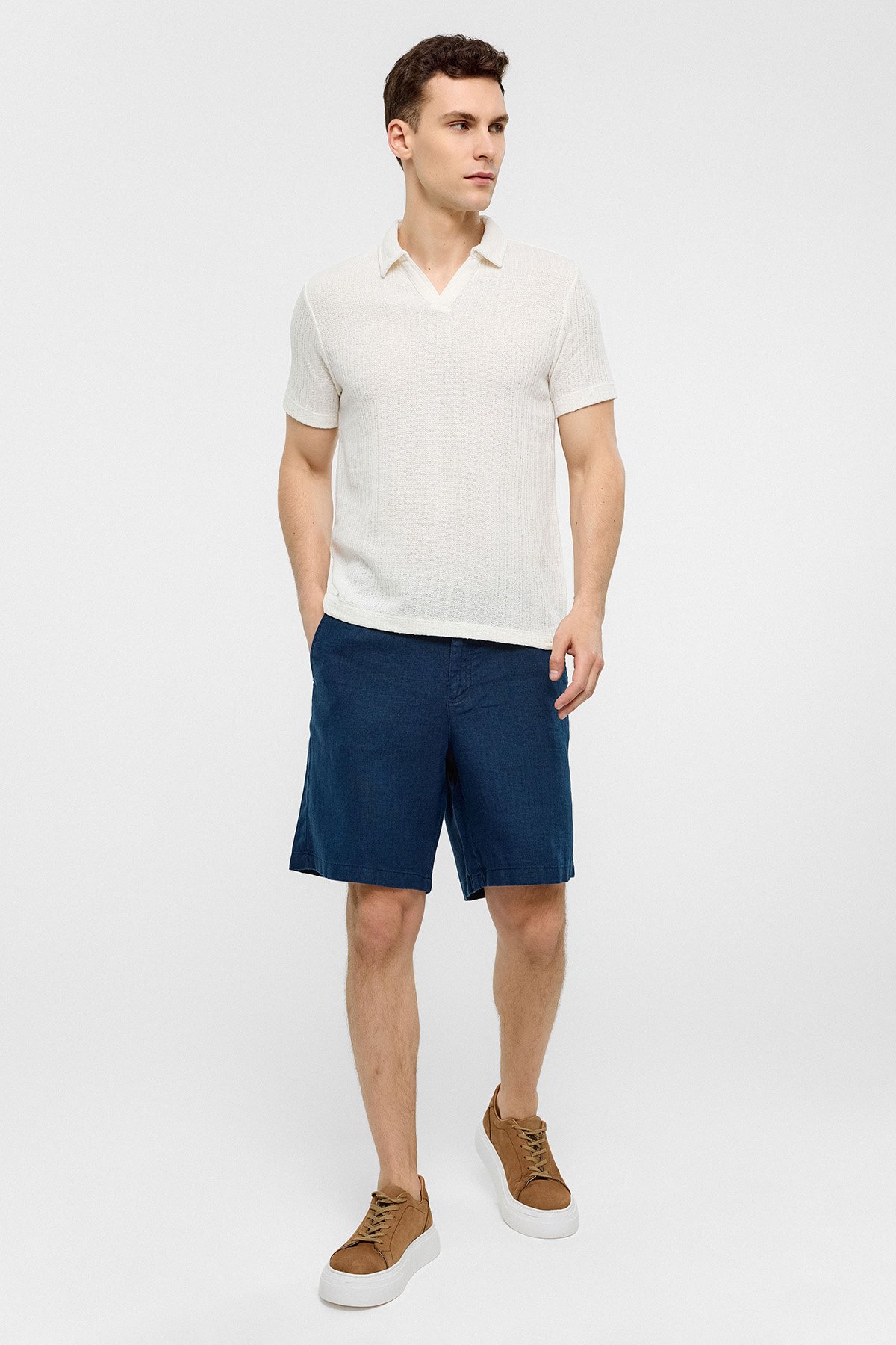 REGULAR FIT DÜĞMESİZ POLO YAKA T-SHIRT
