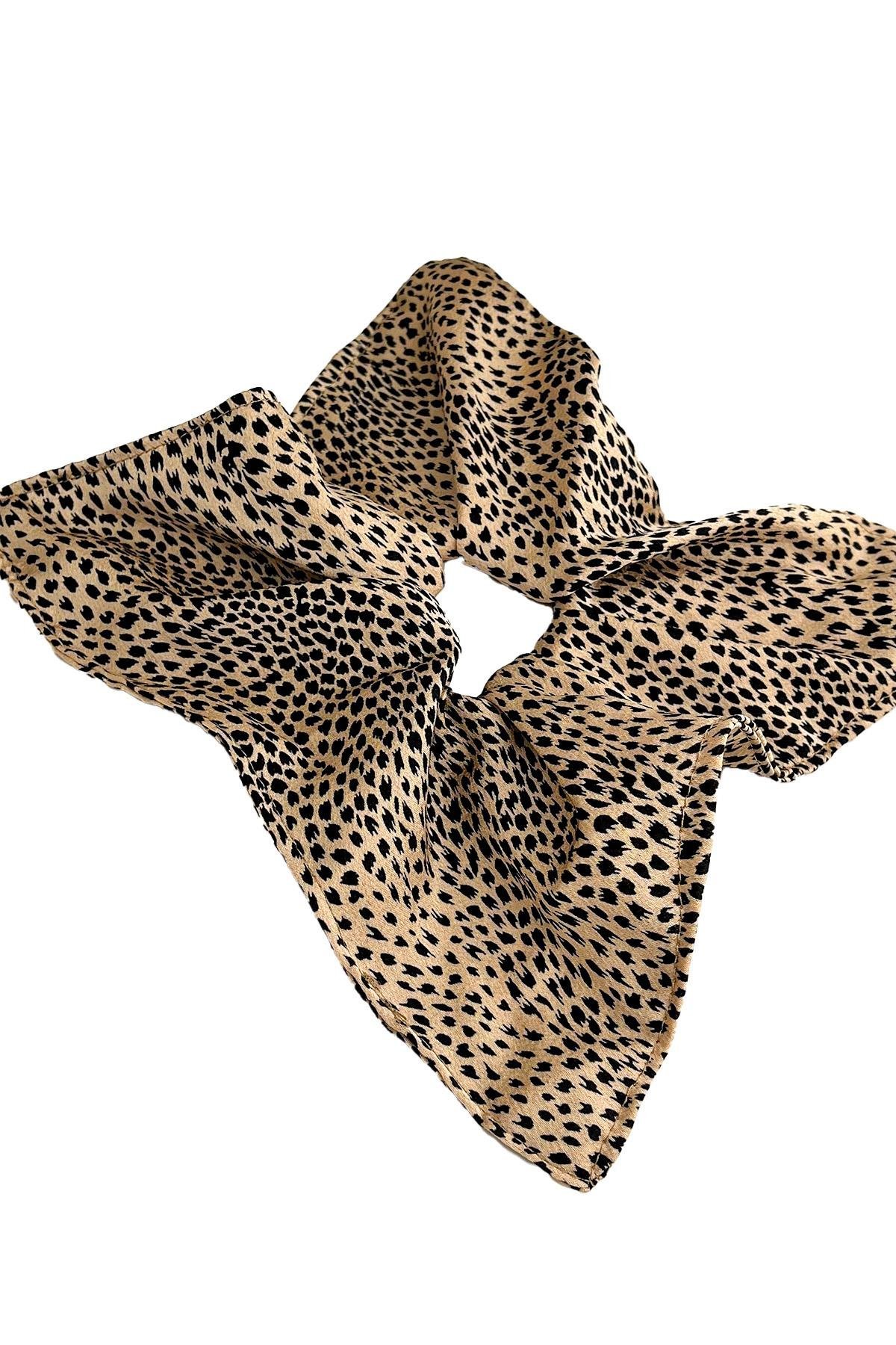 Leopar Desenli Kare Lastik Toka (25*25)