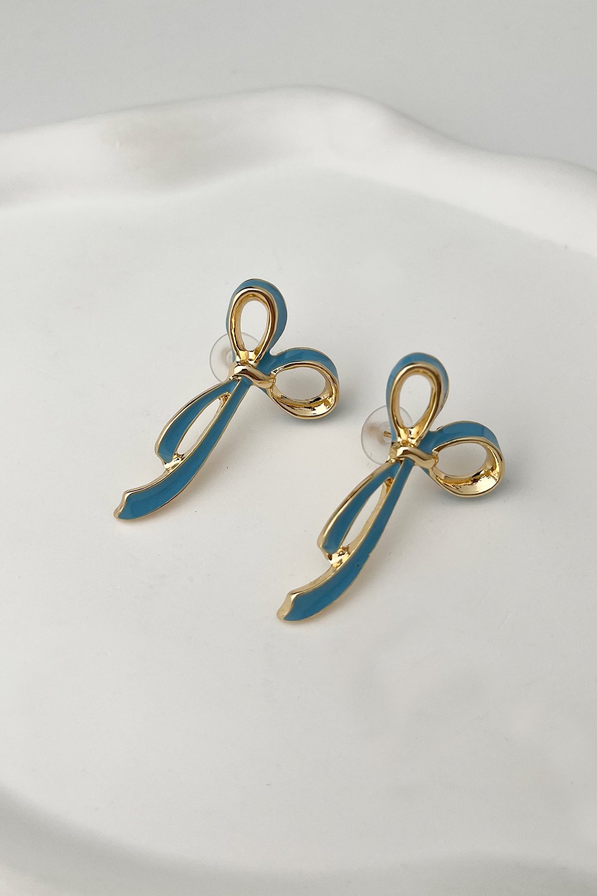 Mineli Metal Fiyonk Küpe (Ölçü:2cm*4 cm)