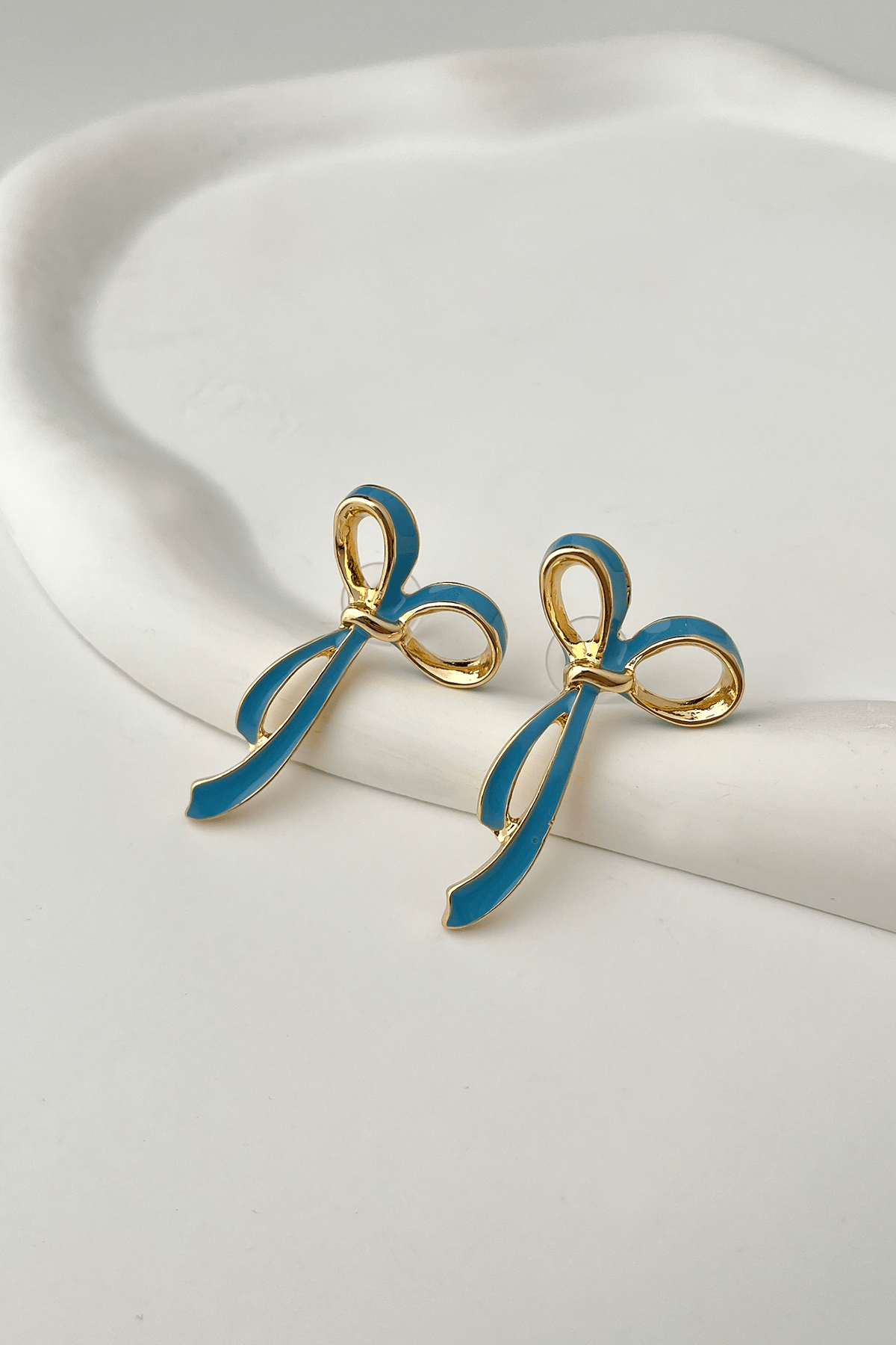 Mineli Metal Fiyonk Küpe (Ölçü:2cm*4 cm)