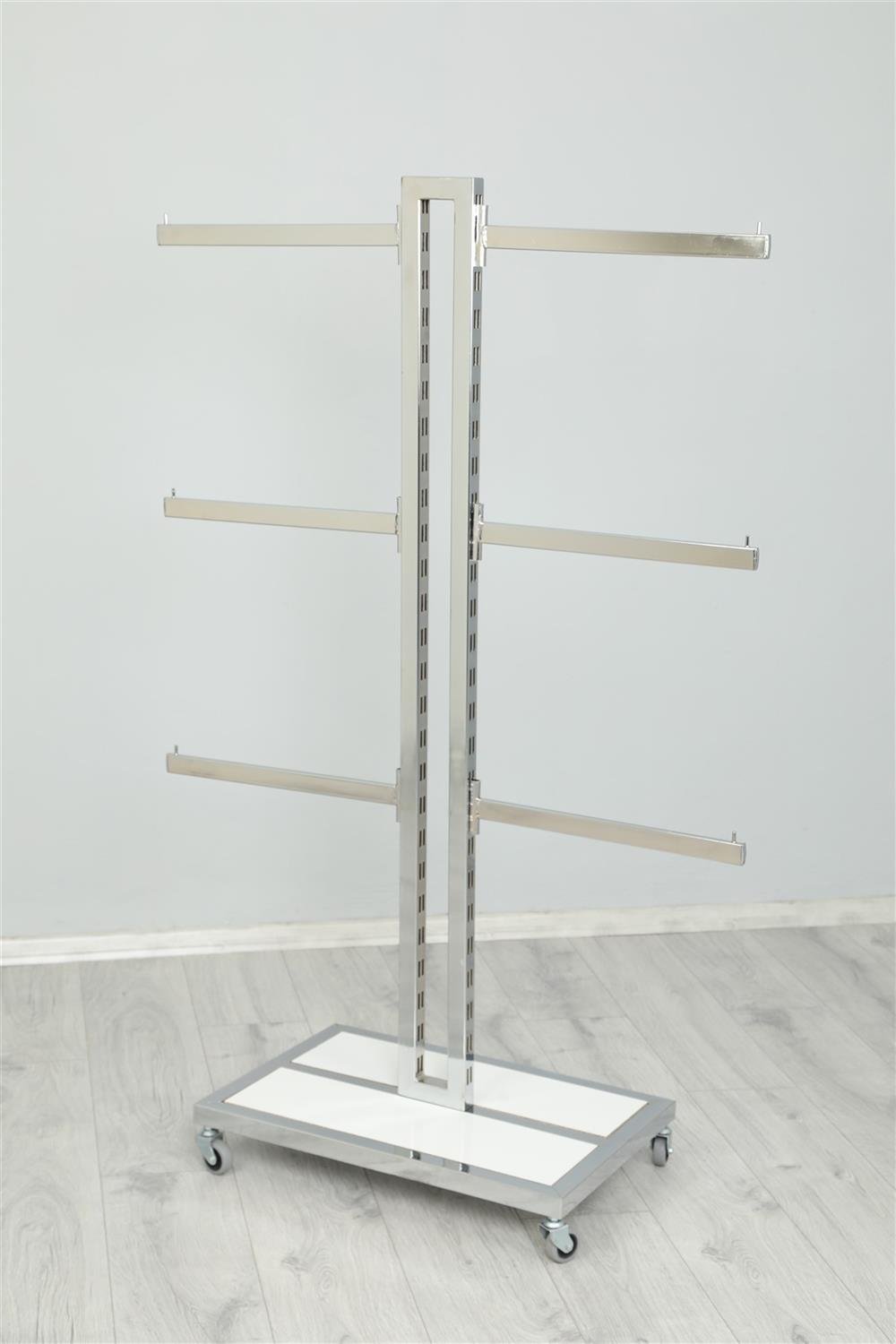 İç Çamaşır Standı