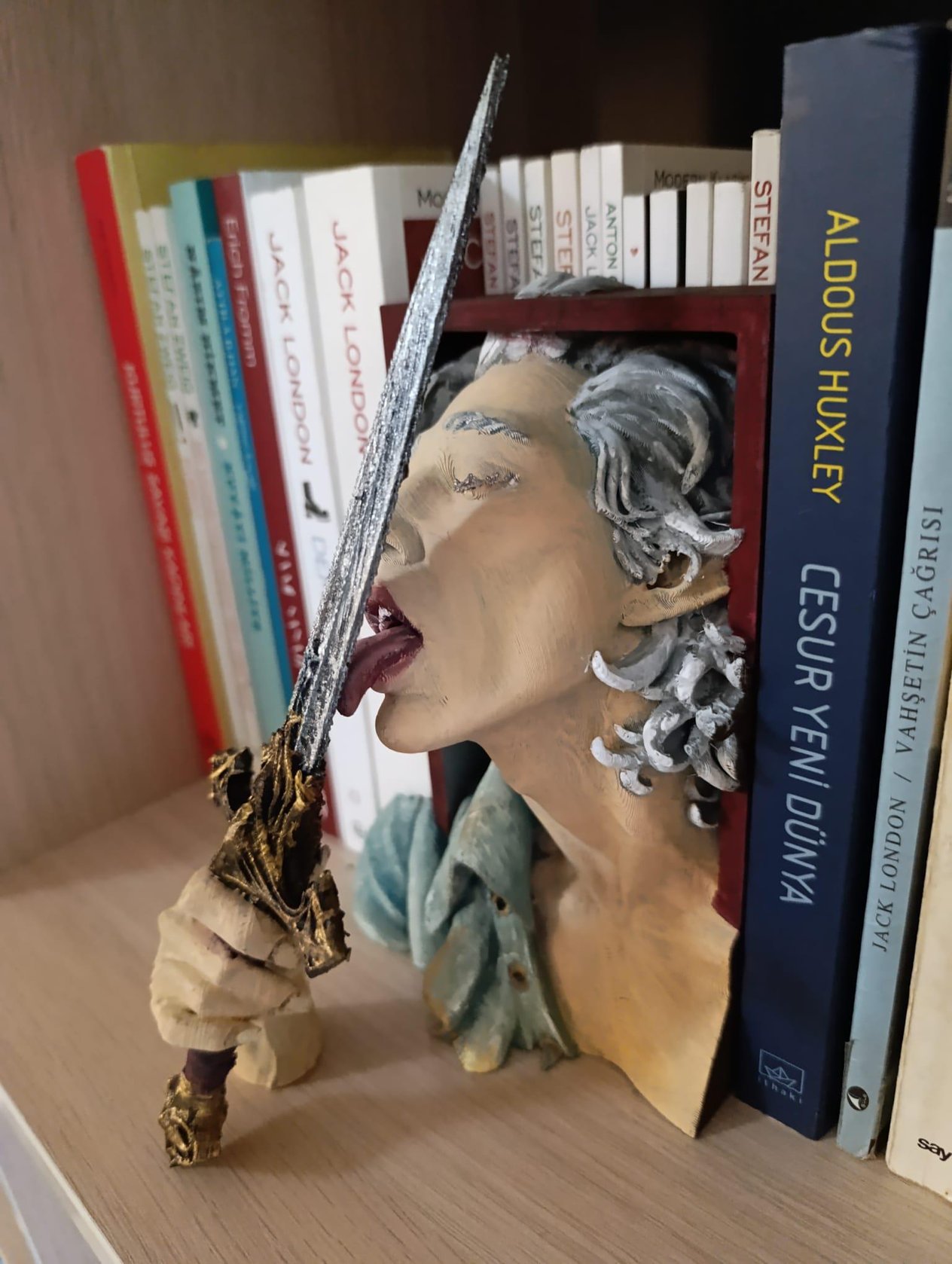 Book Nook Dagger Lady
