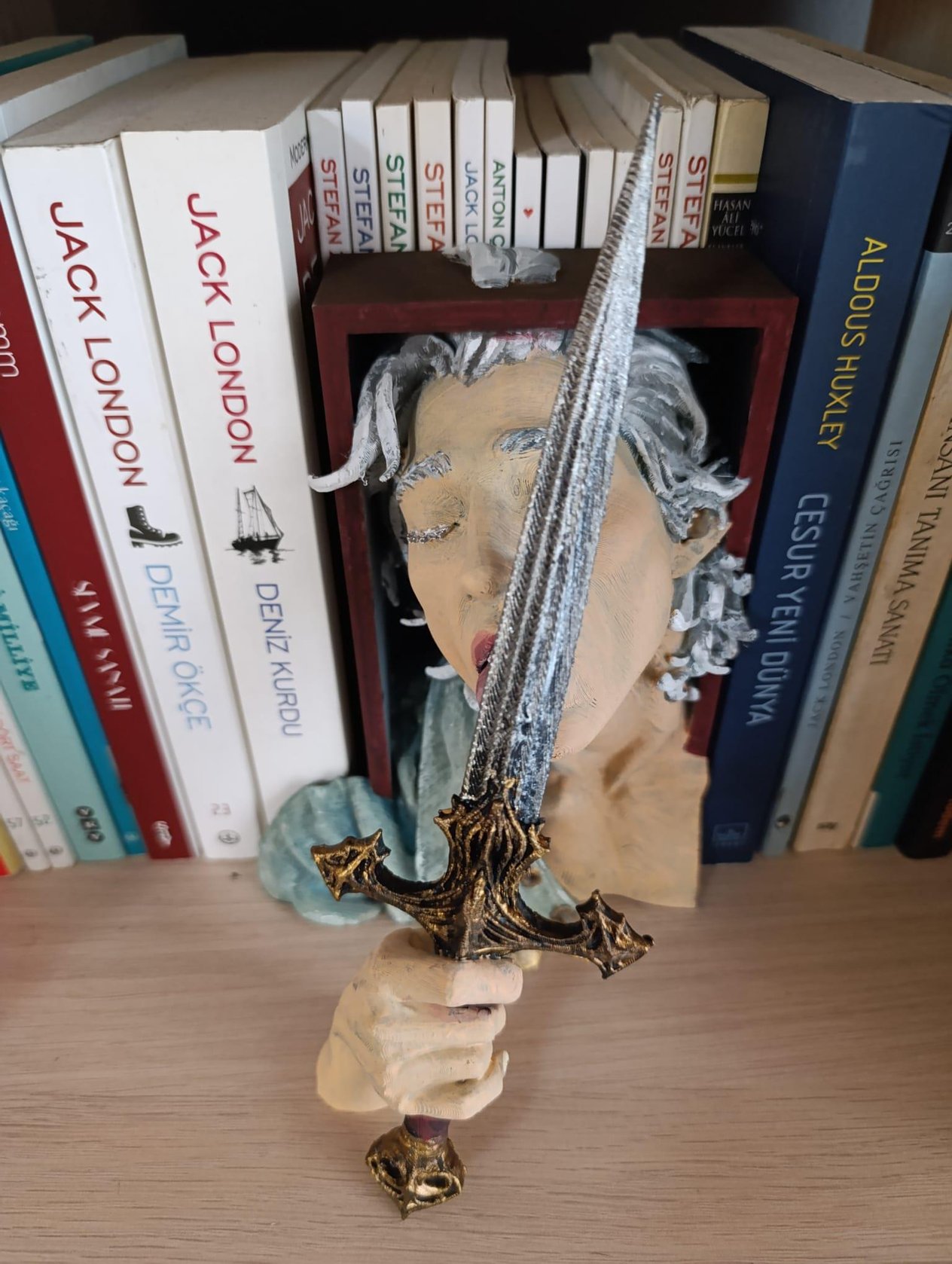 Book Nook Dagger Lady
