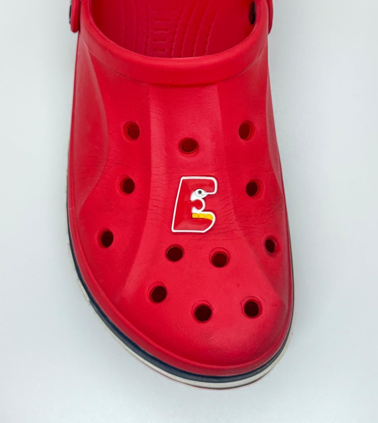 Sempatik E Harfi Temalı Jibbitz CrocsTerlik Süsü