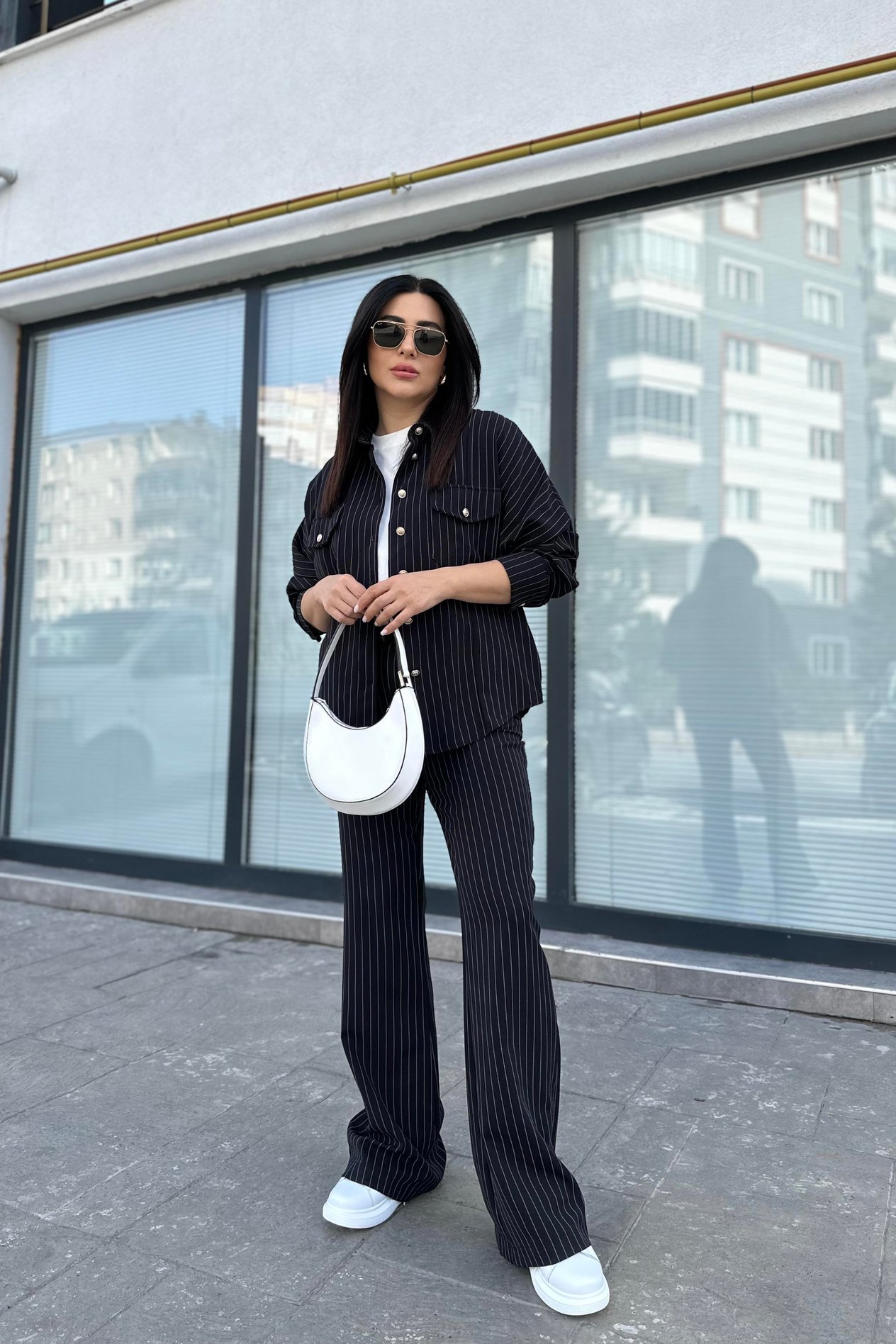 Siyah Çizgili Gold Düğmeli Pantolon Gömlek Takım